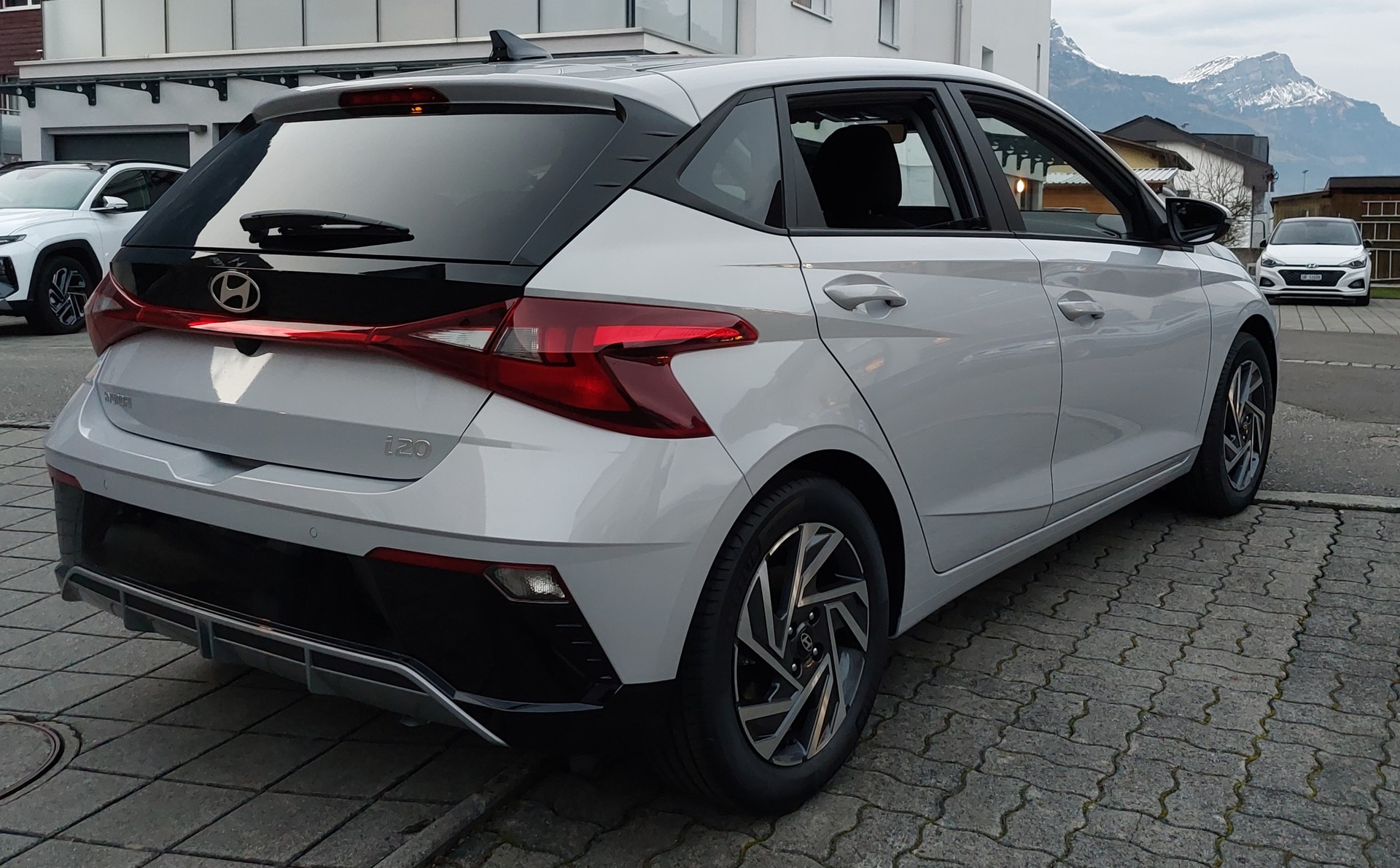 HYUNDAI i20 1.0 T-GDi Amplia DCT-showroom-element-3