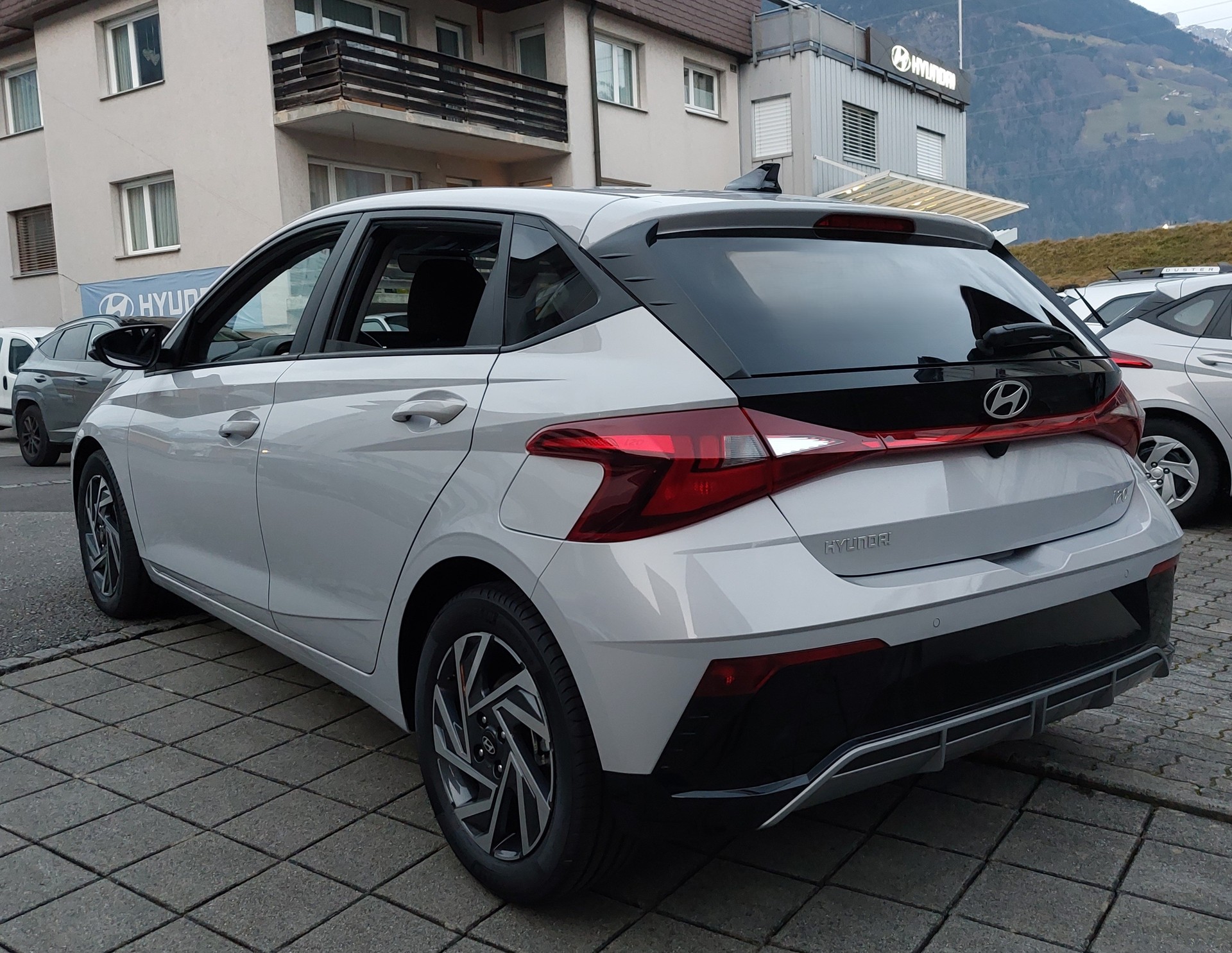 HYUNDAI i20 1.0 T-GDi Amplia DCT-image-5