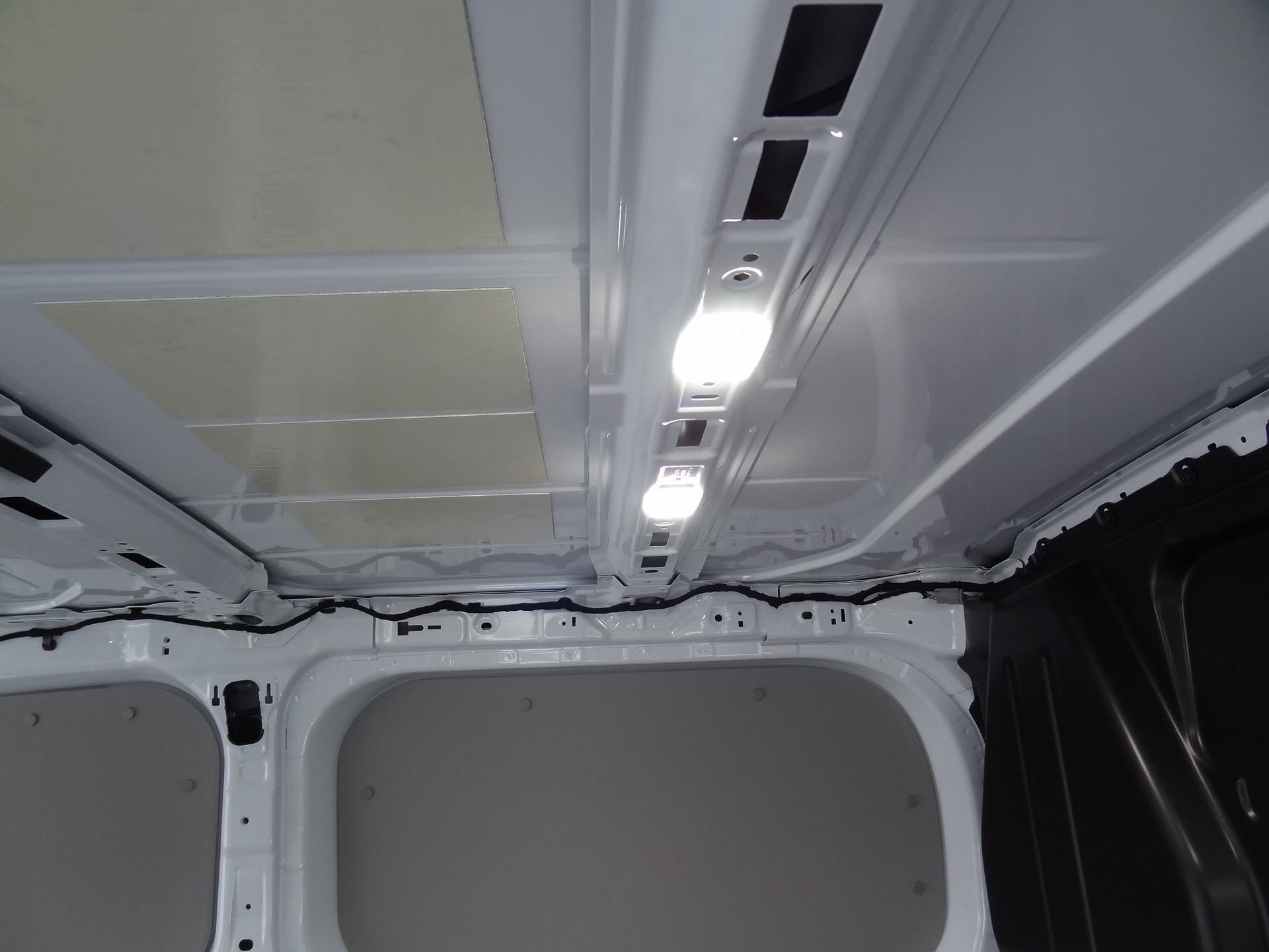 FORD Transit Custom Van 340 L2H1 65kWh Trend-image-13