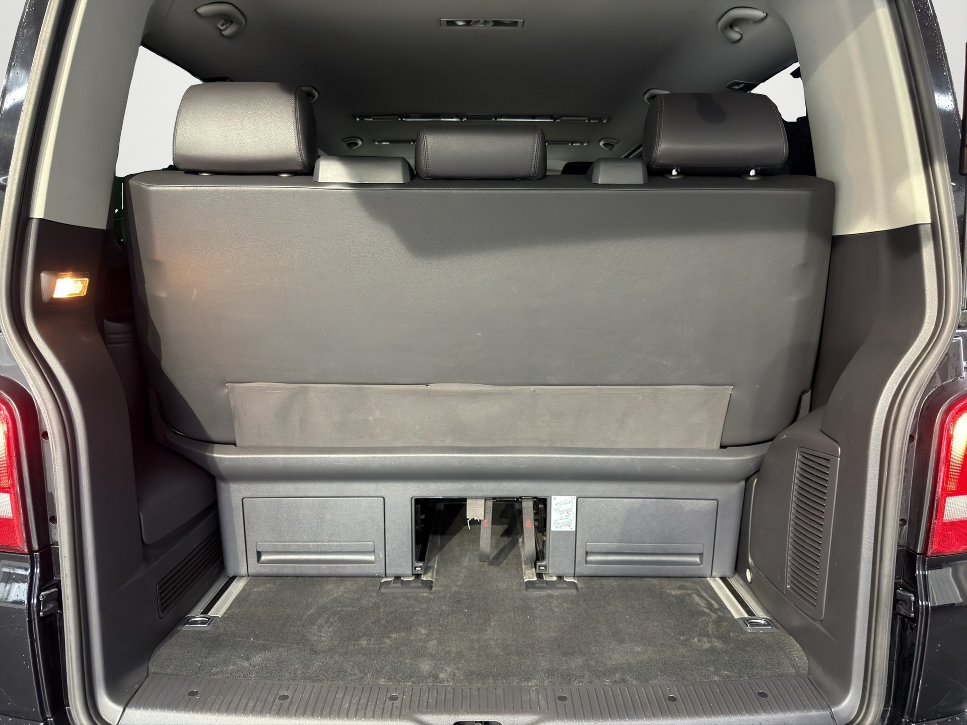 VW T5 Multivan 2.0 Bi-TDI CR Comfortline DSG-image-14