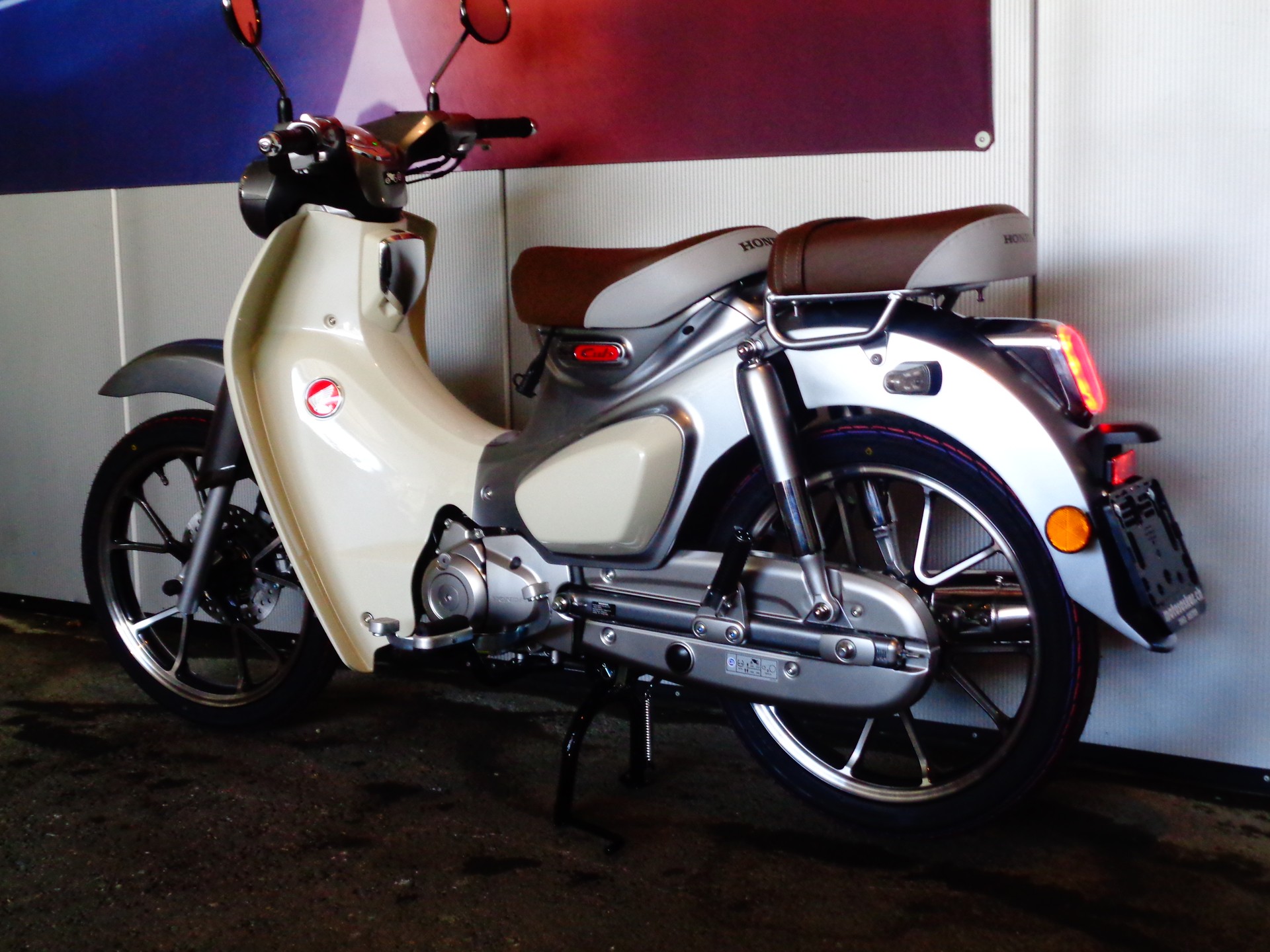 HONDA C 125 Super Cub-image-4