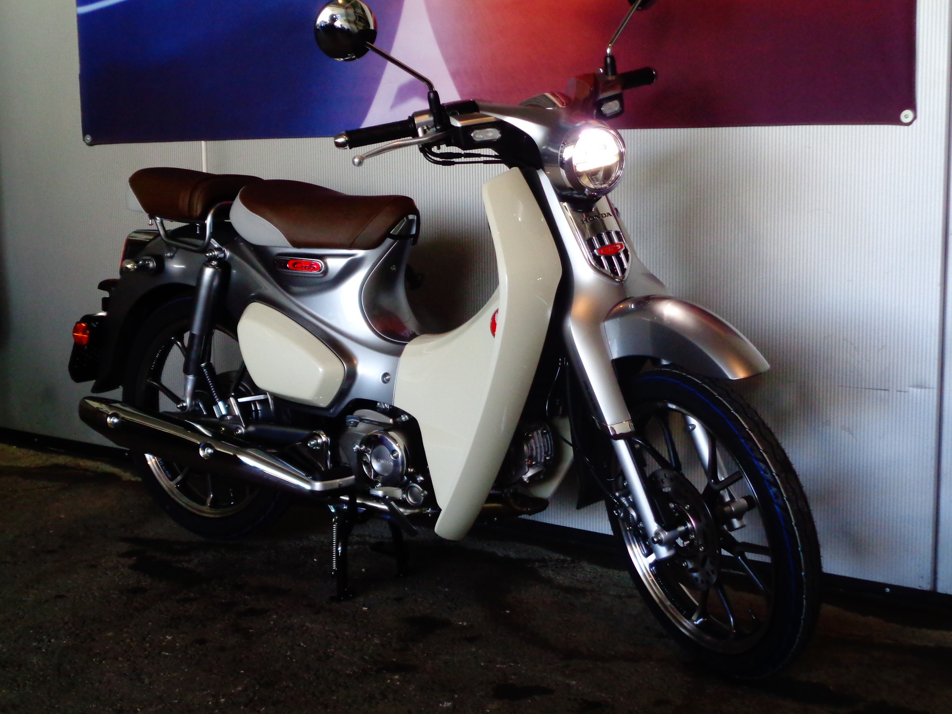 HONDA C 125 Super Cub-image-2