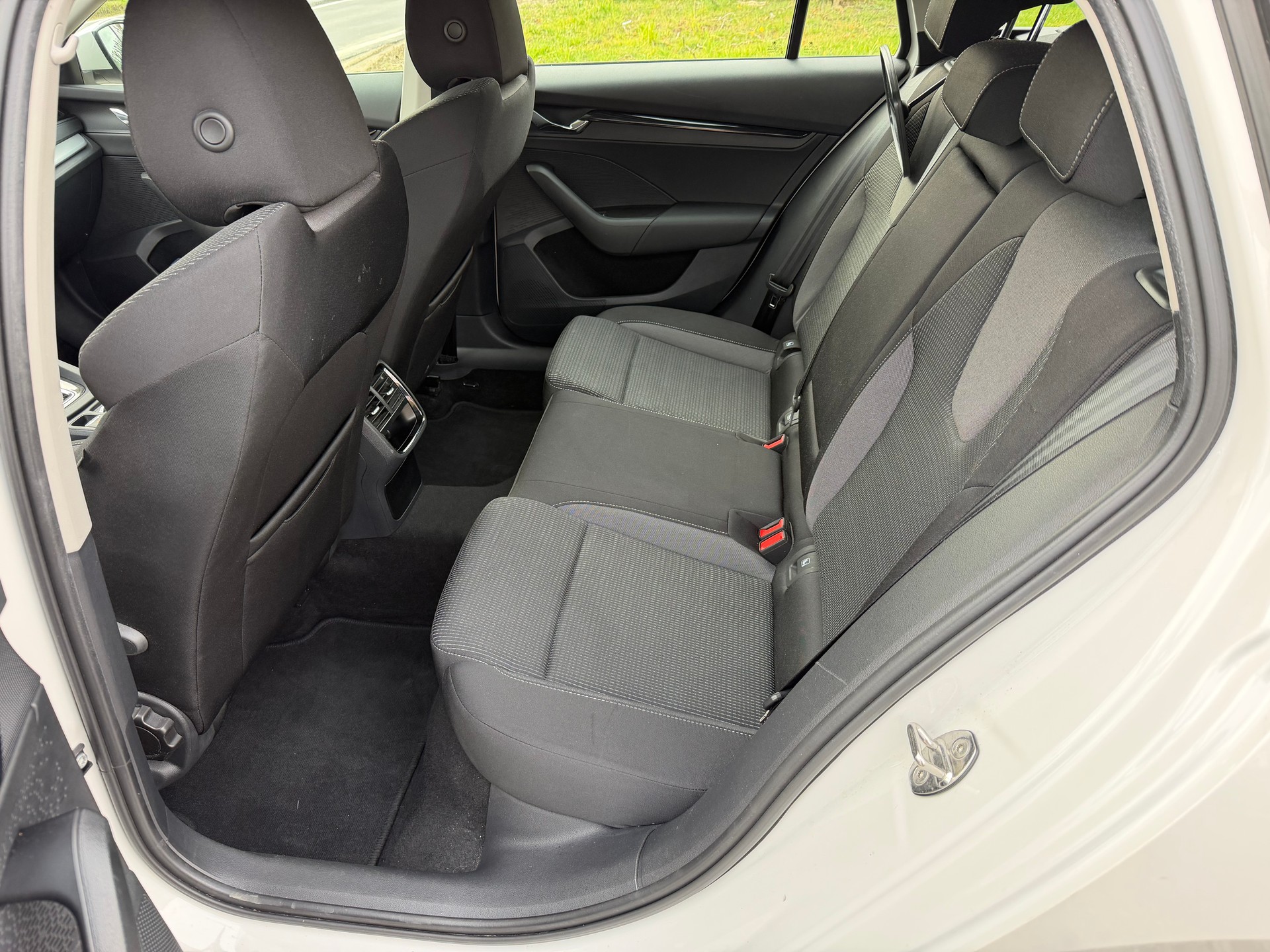 SKODA Octavia Combi 1.0 TSI mHEV DSG Style-image-8