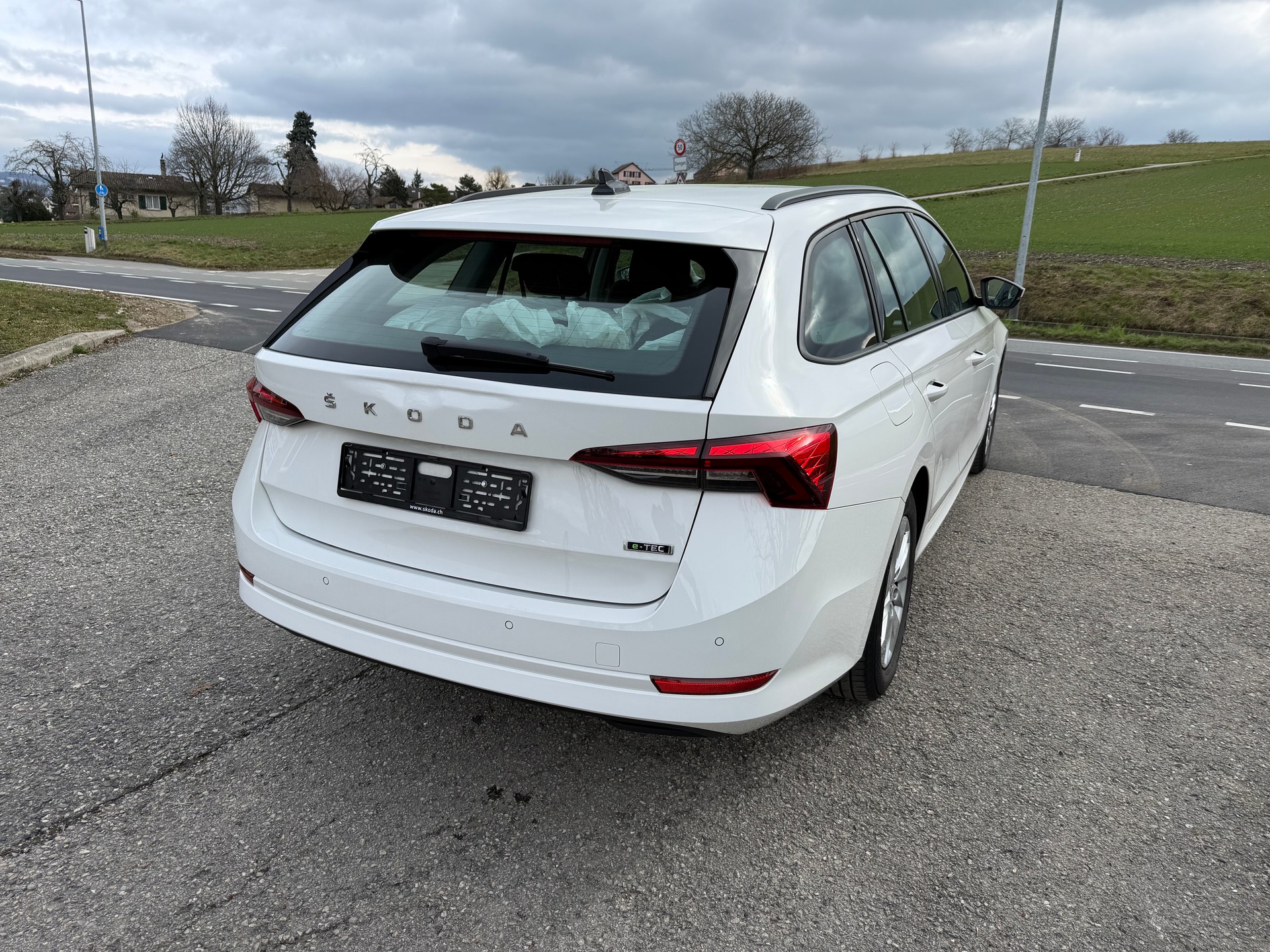 SKODA Octavia Combi 1.0 TSI mHEV DSG Style-image-4