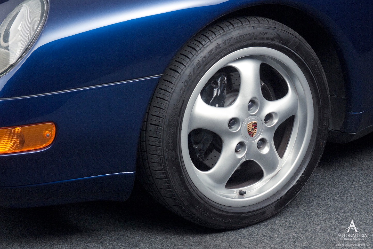 PORSCHE 911 Carrera-image-6