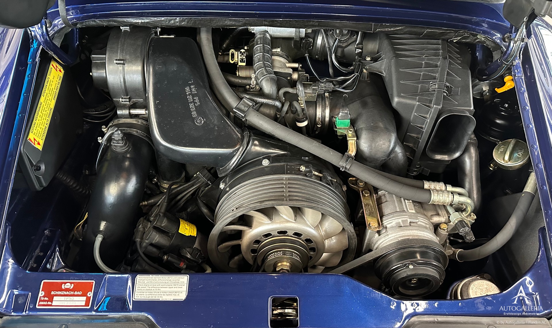 PORSCHE 911 Carrera-image-8
