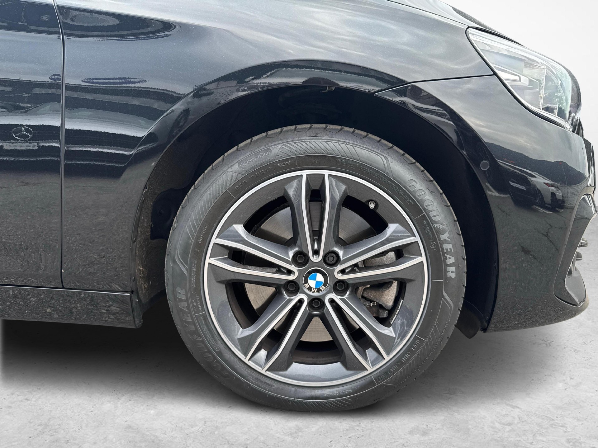 BMW 218d xDrive Gran Tourer-image-9