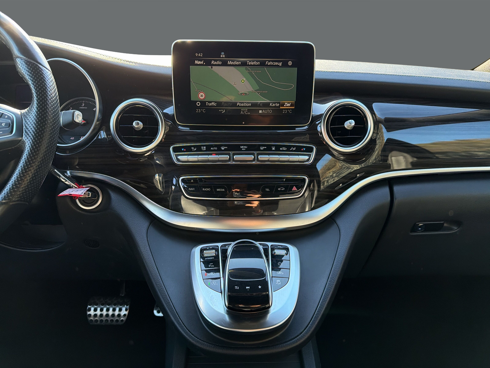 MERCEDES-BENZ V 250 d Swiss Edition Kompakt 4Matic-image-14