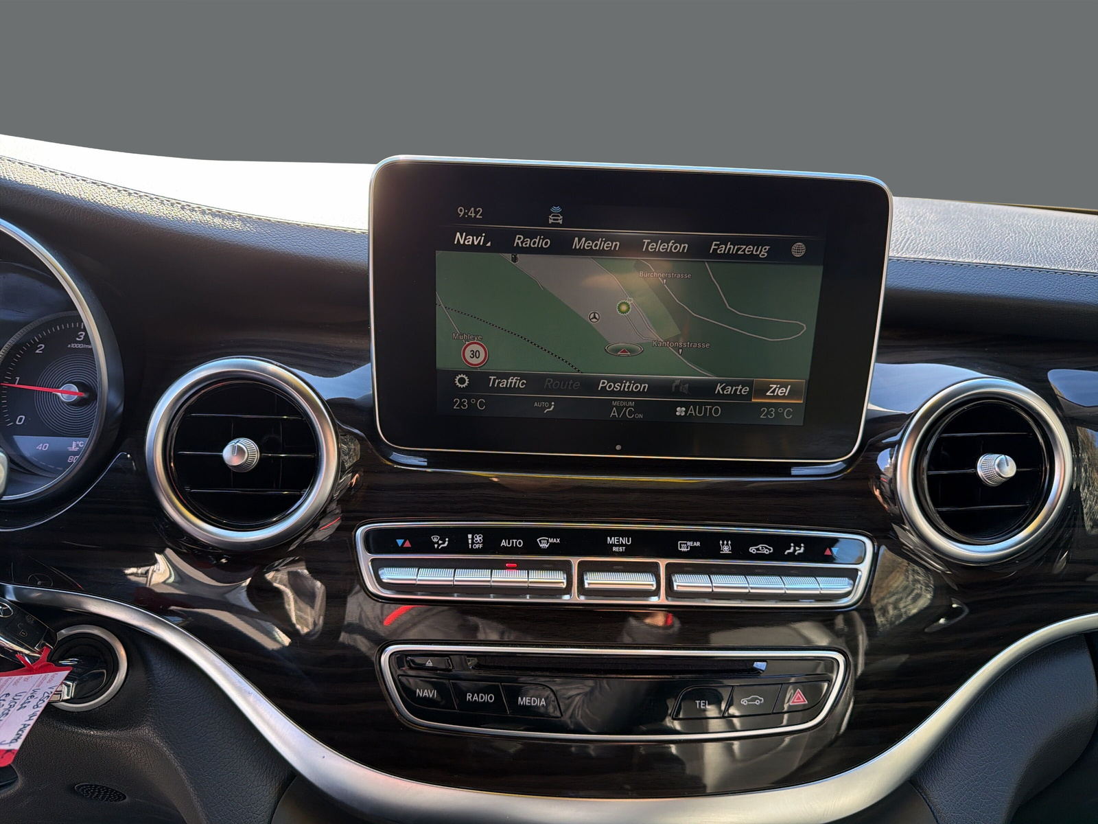 MERCEDES-BENZ V 250 d Swiss Edition Kompakt 4Matic-image-15