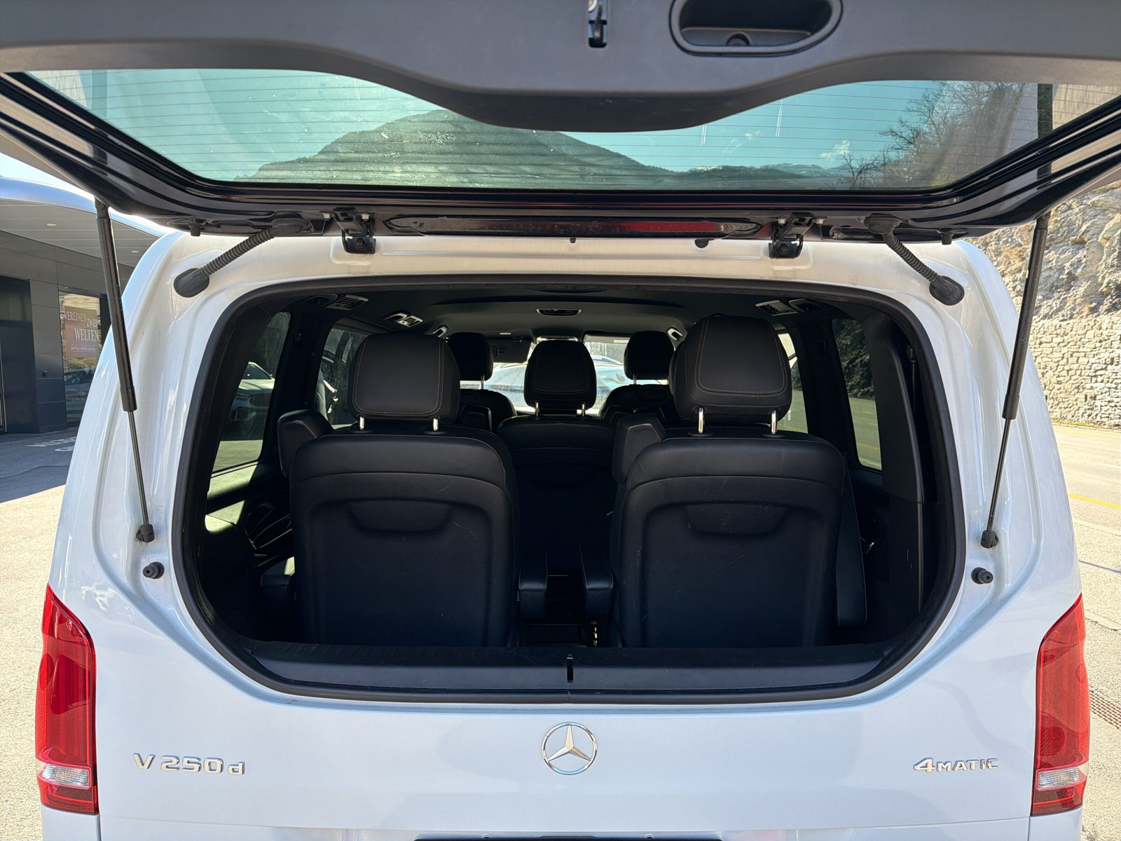 MERCEDES-BENZ V 250 d Swiss Edition Kompakt 4Matic-image-24