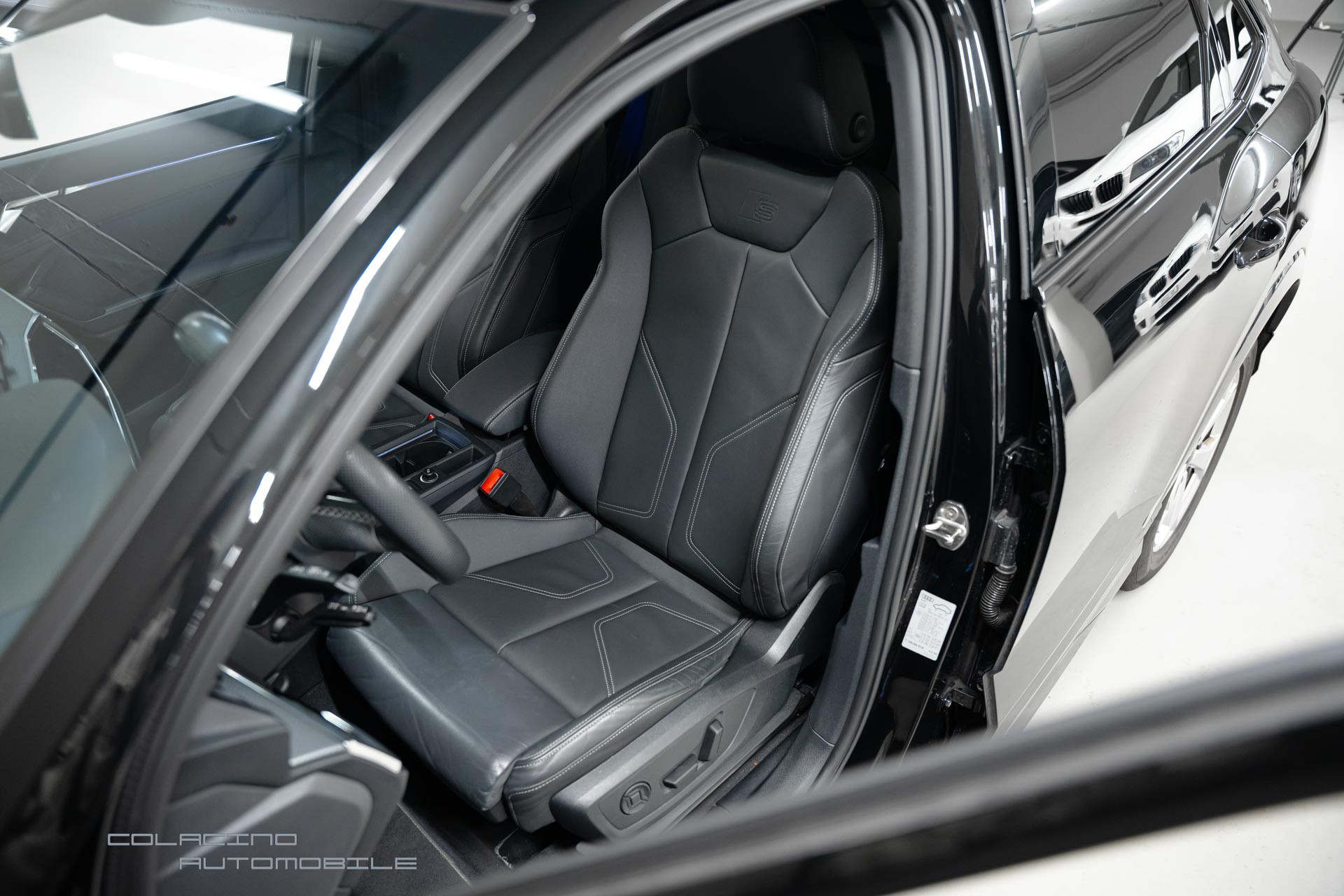 AUDI Q3 Sportback 40 TDI S line quattro S-tronic-image-12