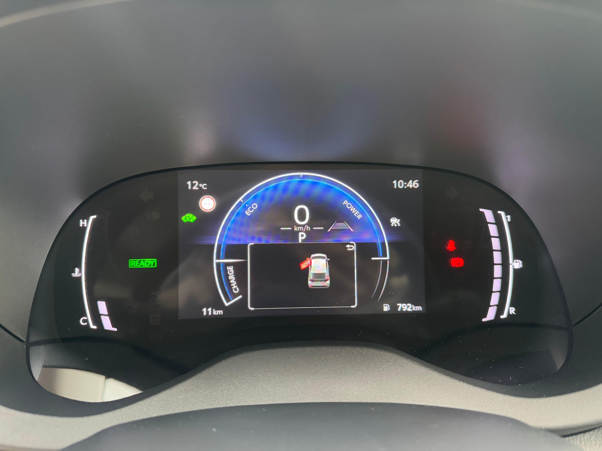 TOYOTA Yaris 1.5 VVT-i HSD Trend-image-23