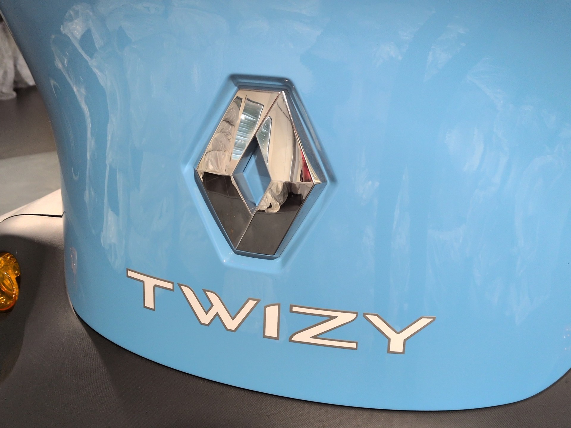 RENAULT Twizy Z.E. FP Intens Blue (incl. Battery)-image-16