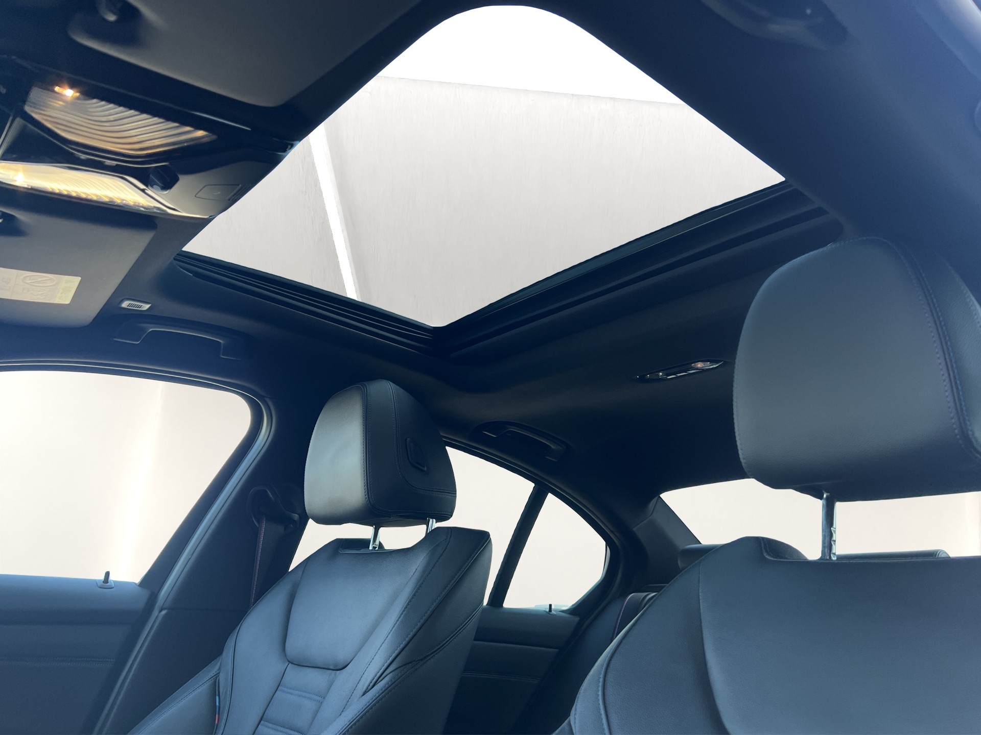 BMW M340i xDrive 48V-image-18