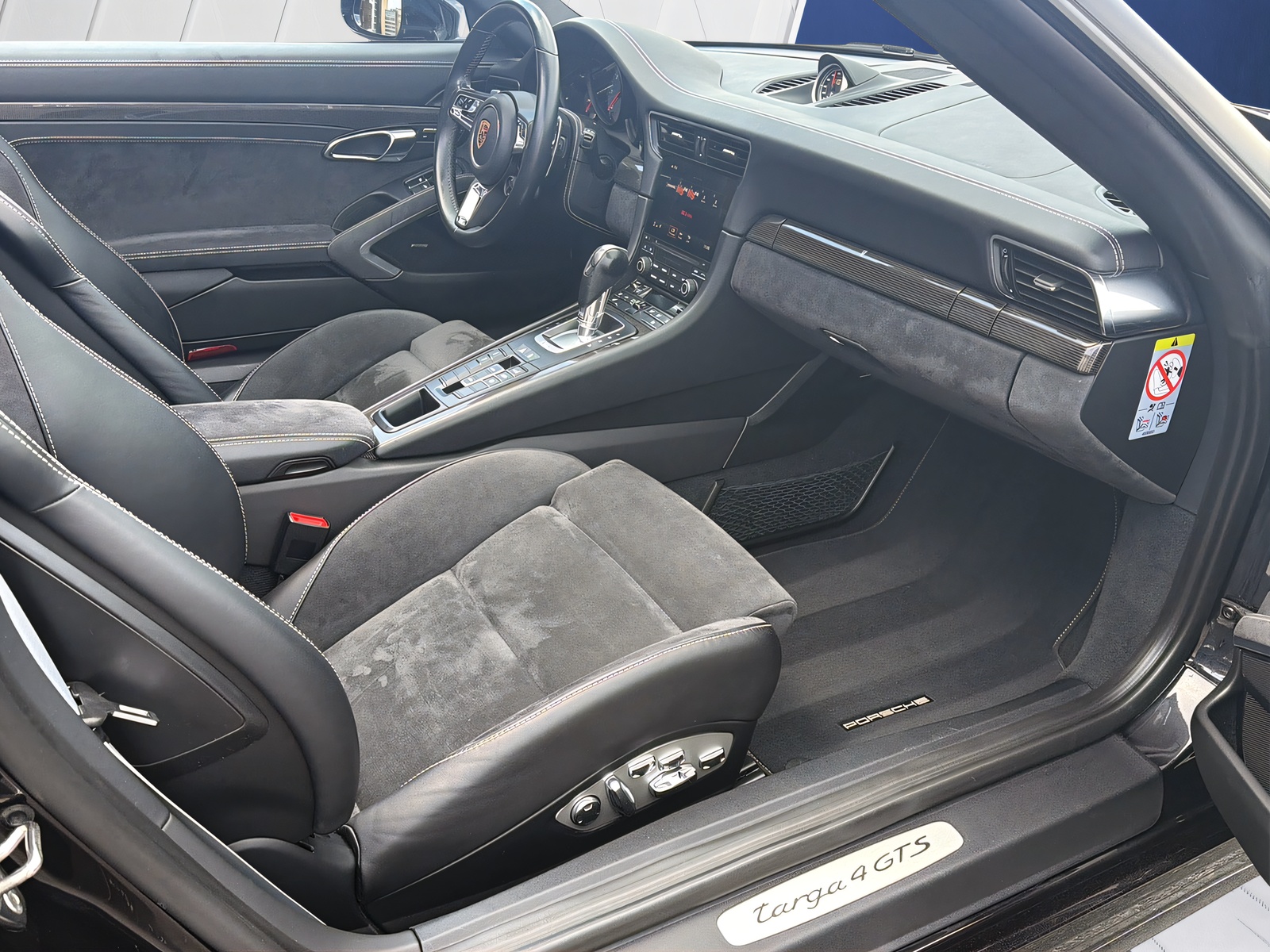 PORSCHE 911 Targa 4 GTS PDK-image-11