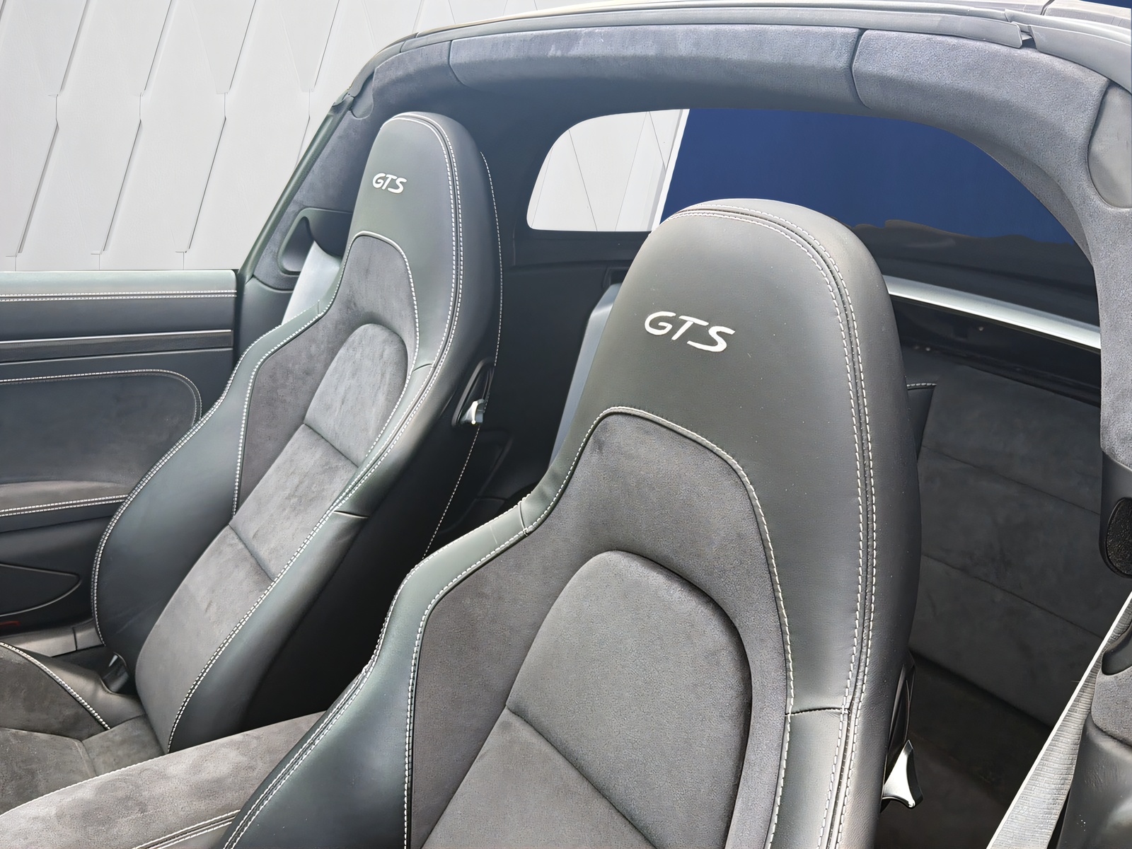PORSCHE 911 Targa 4 GTS PDK-image-10
