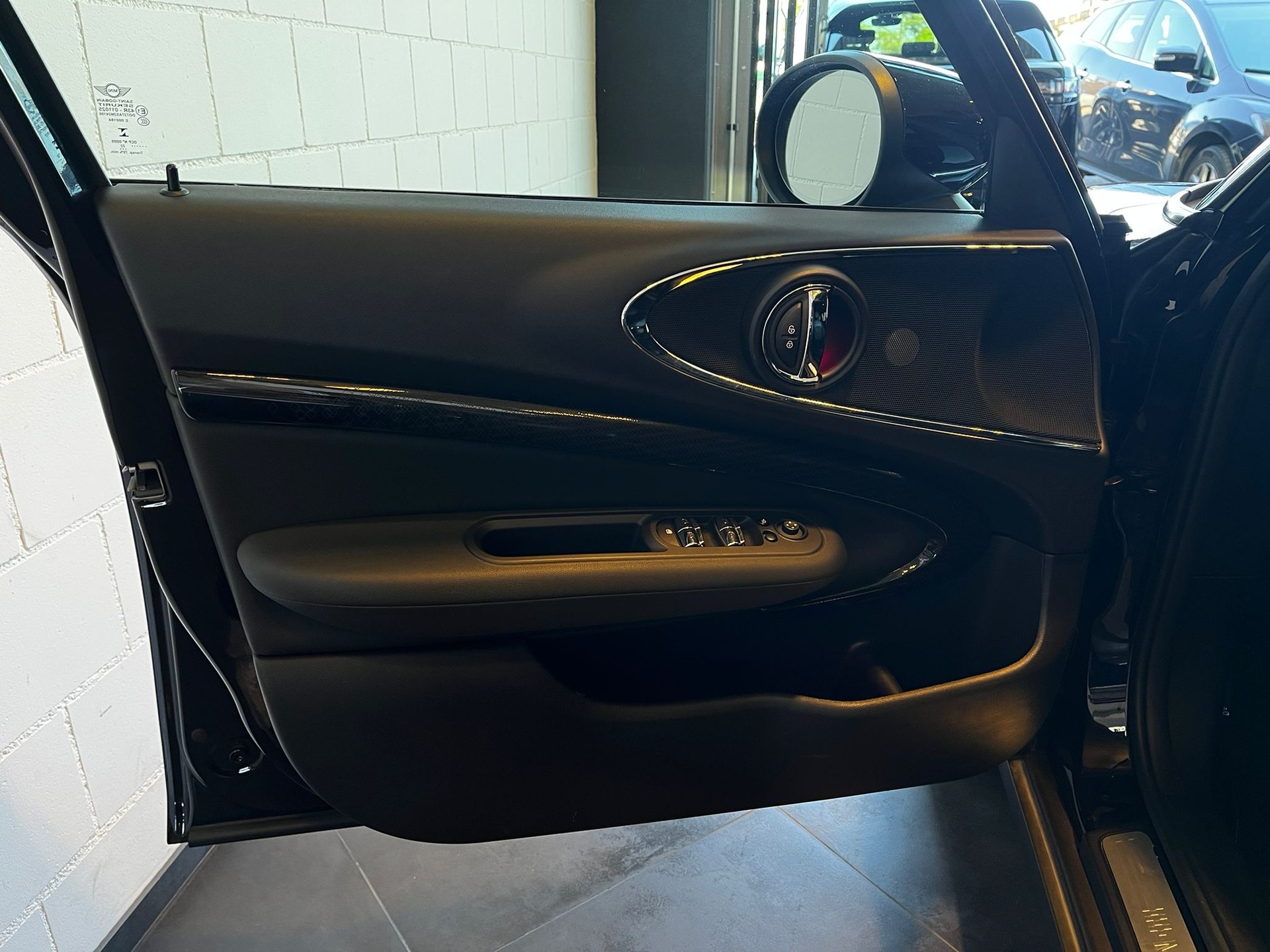 MINI Clubman Cooper S Trafalgar ALL4-image-19