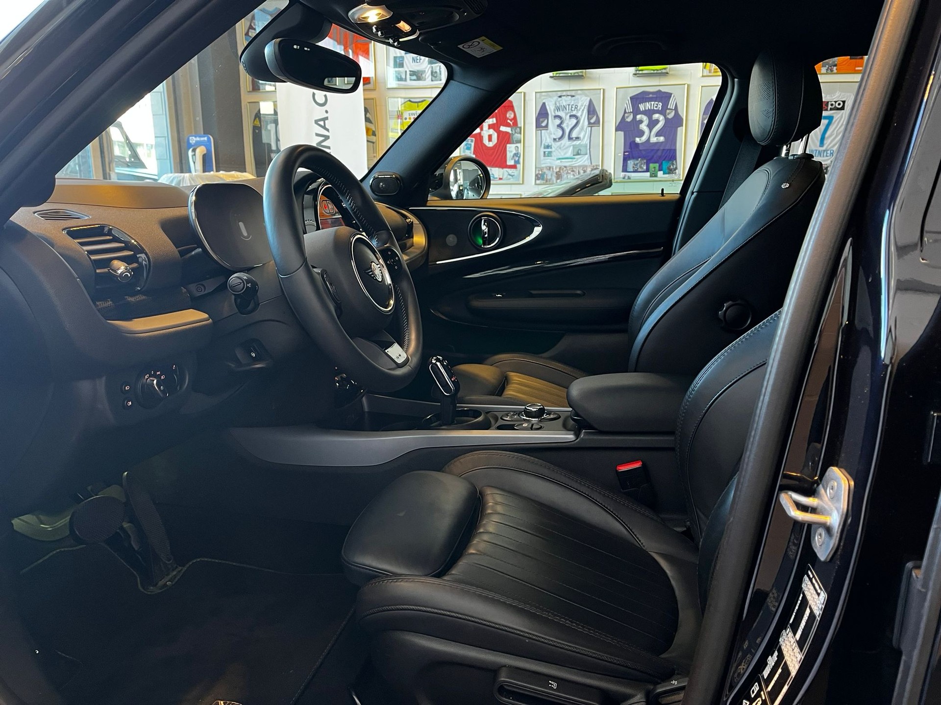 MINI Clubman Cooper S Trafalgar ALL4-image-10