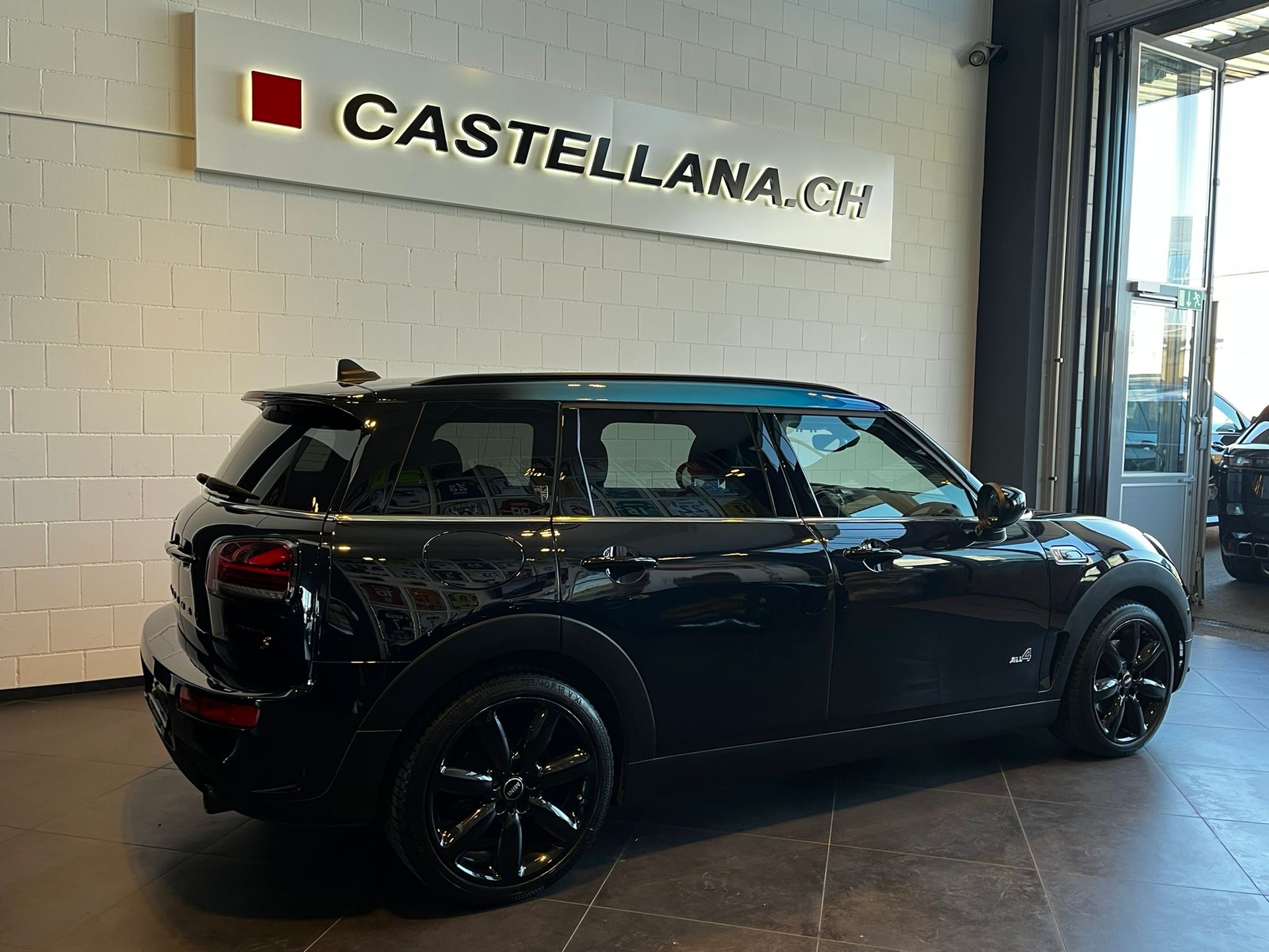 MINI Clubman Cooper S Trafalgar ALL4-image-5