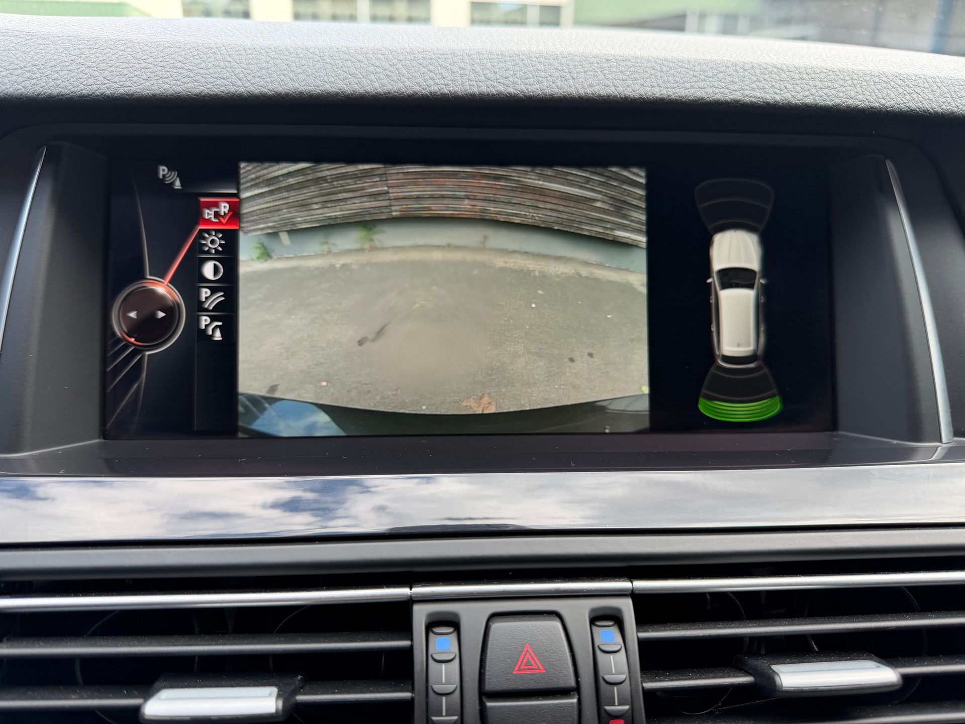 BMW 520d Touring xDrive Steptronic-image-12