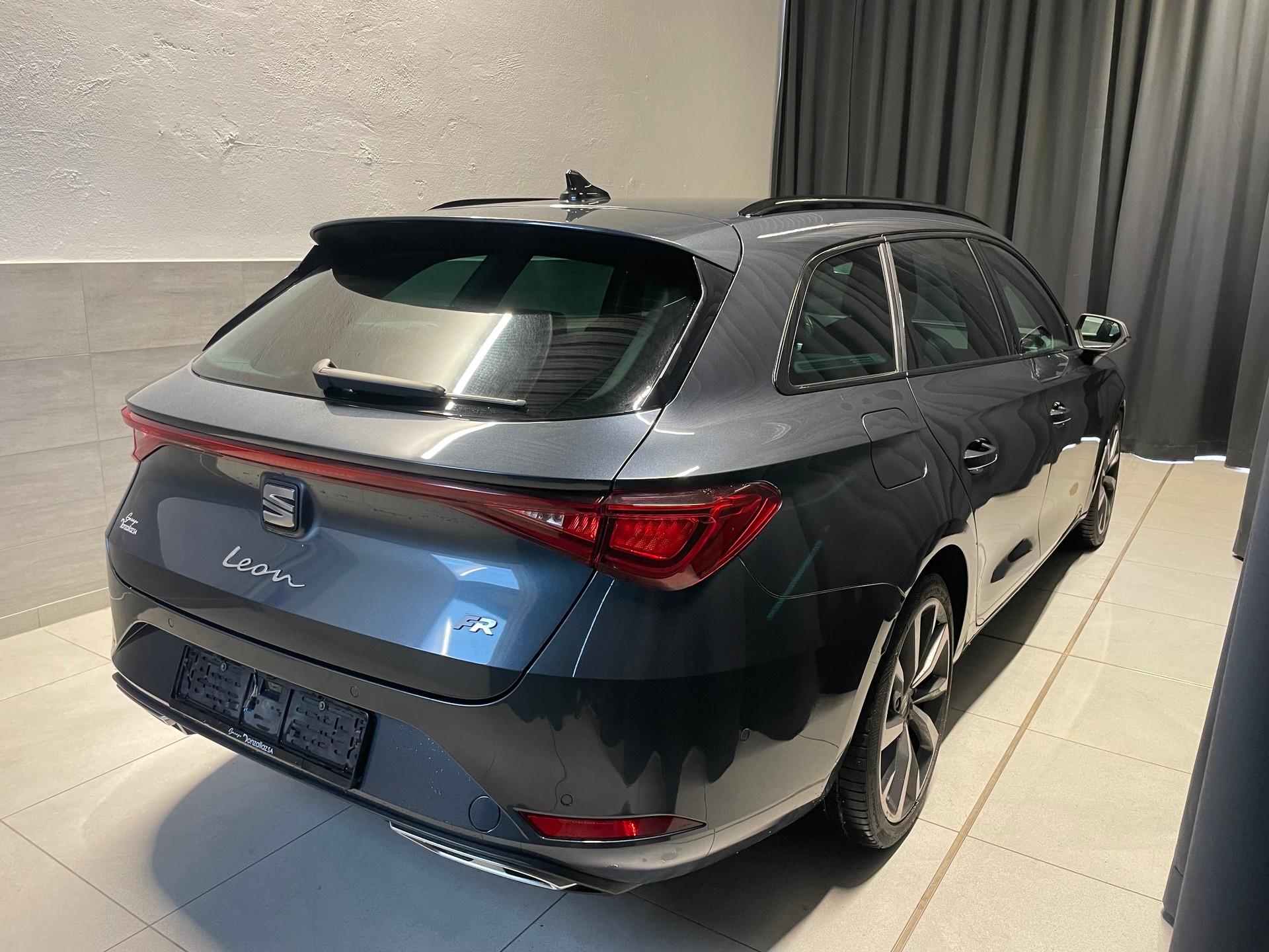 SEAT Leon ST 1.5 eTSI mHEV DSG FR (18)-image-5