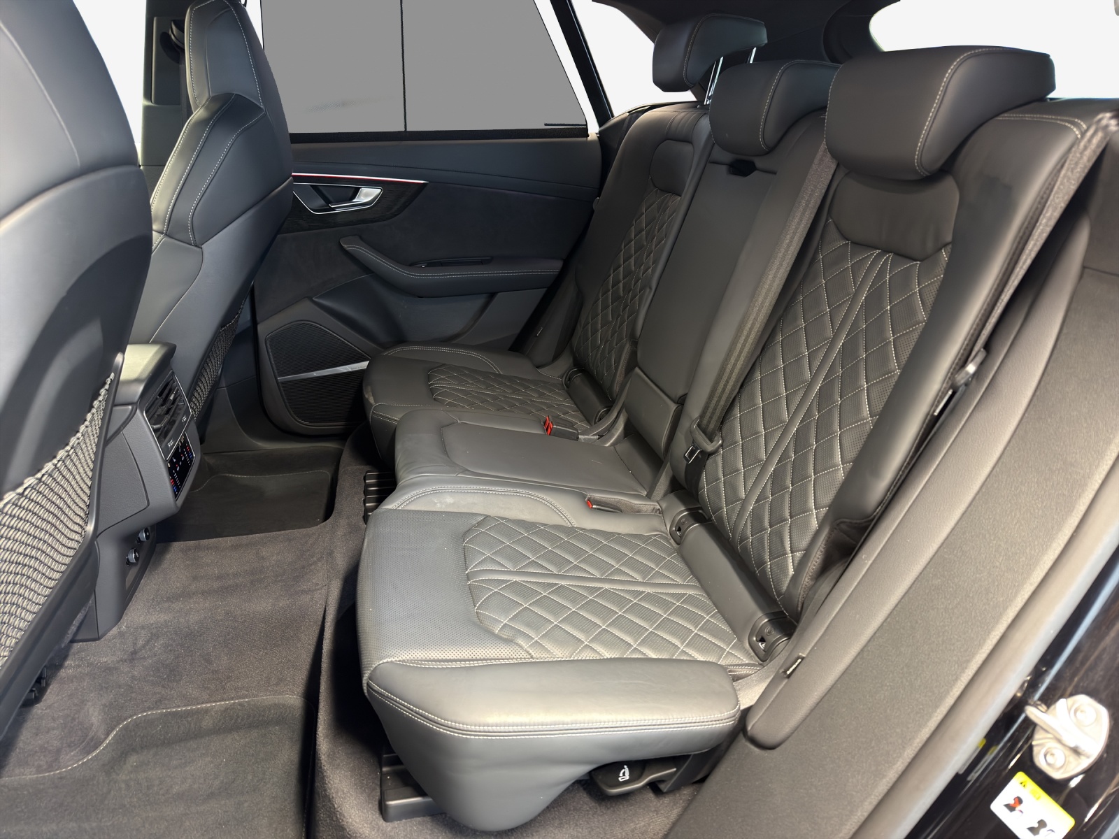 AUDI SQ8 TFSI quattro tiptronic-image-11