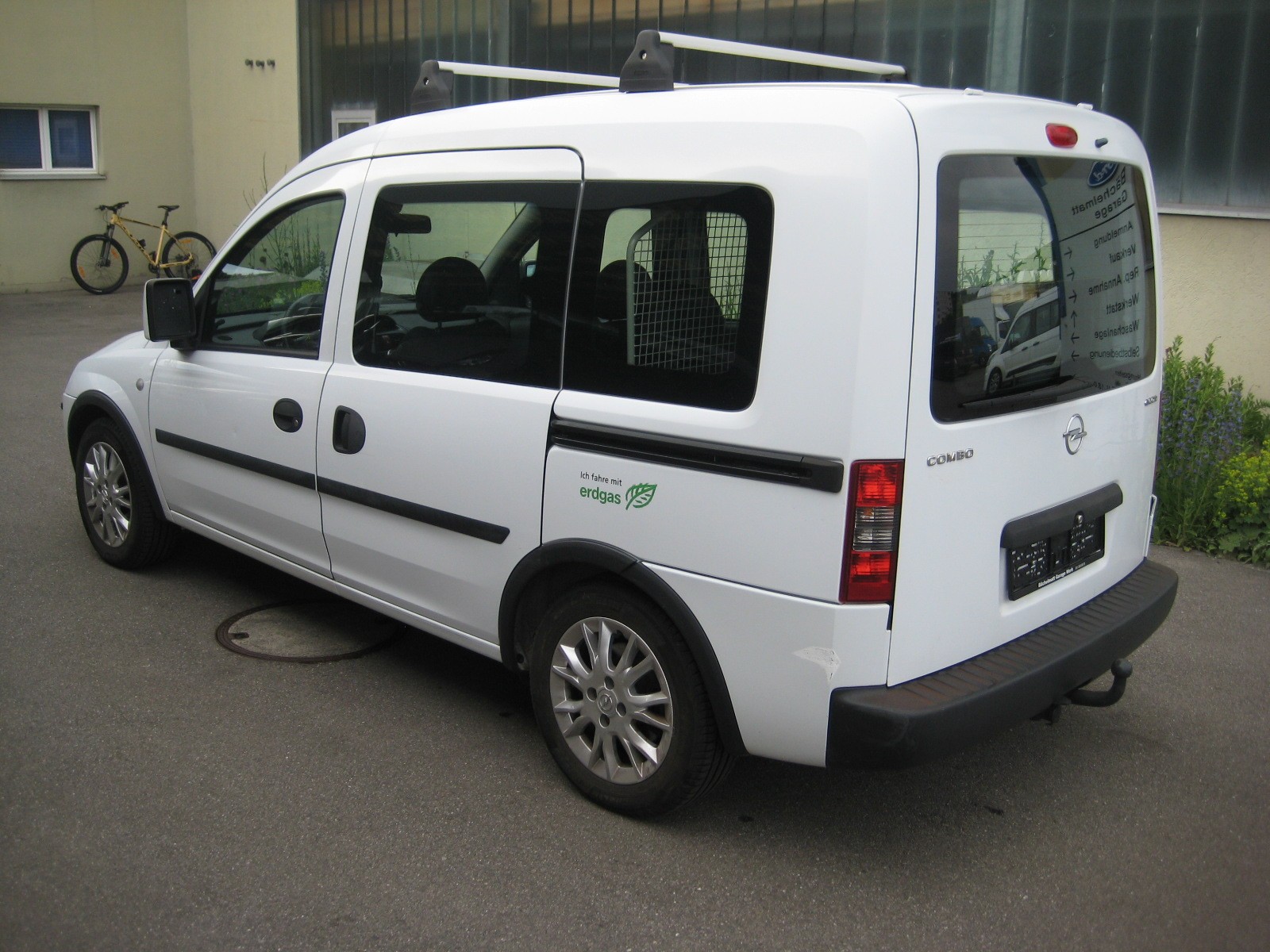 OPEL Combo 1.6 CNG ecoFLEX Enjoy-image-2