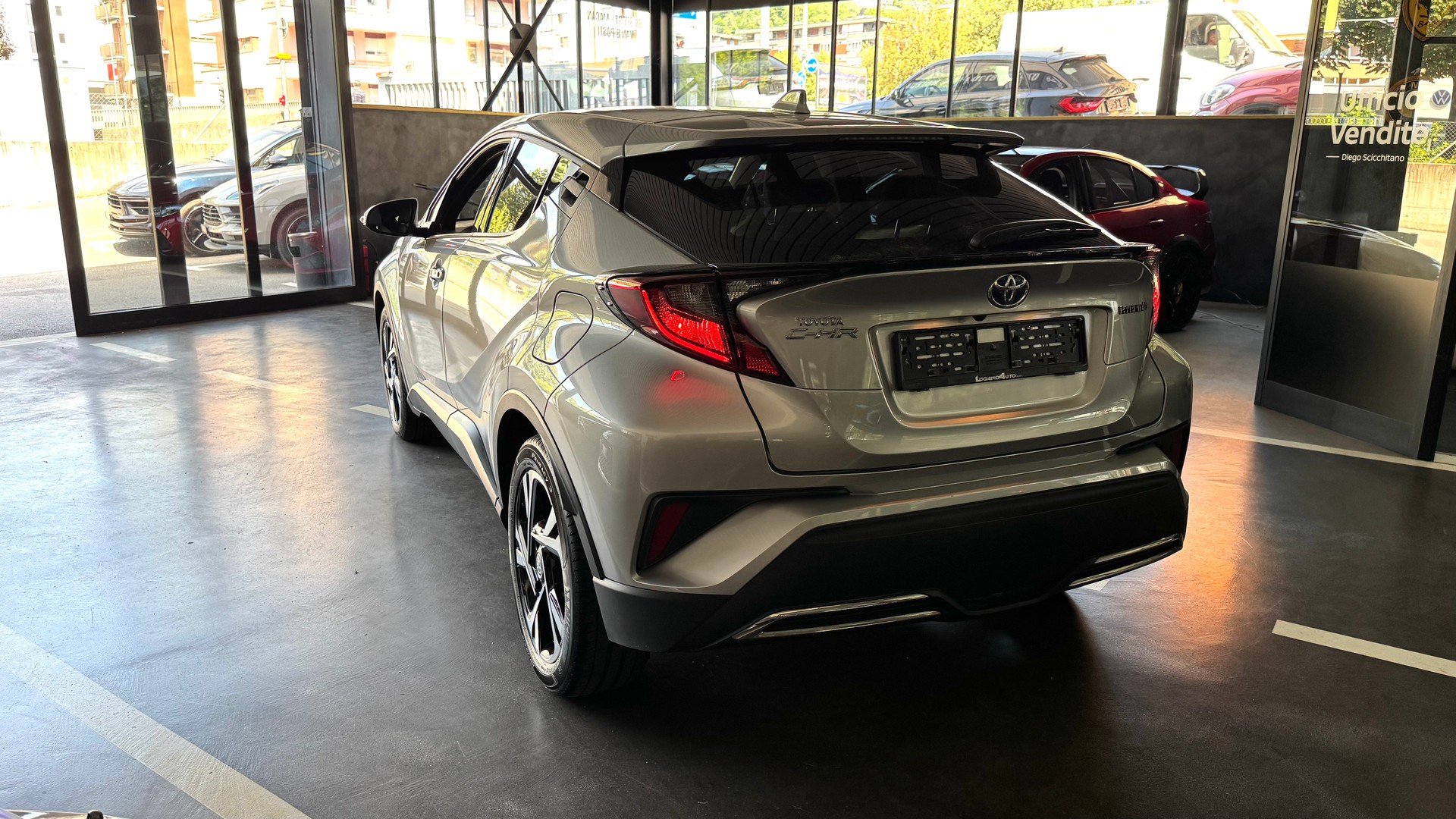 TOYOTA C-HR-image-11