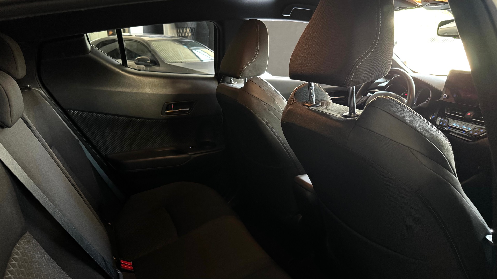 TOYOTA C-HR-image-9