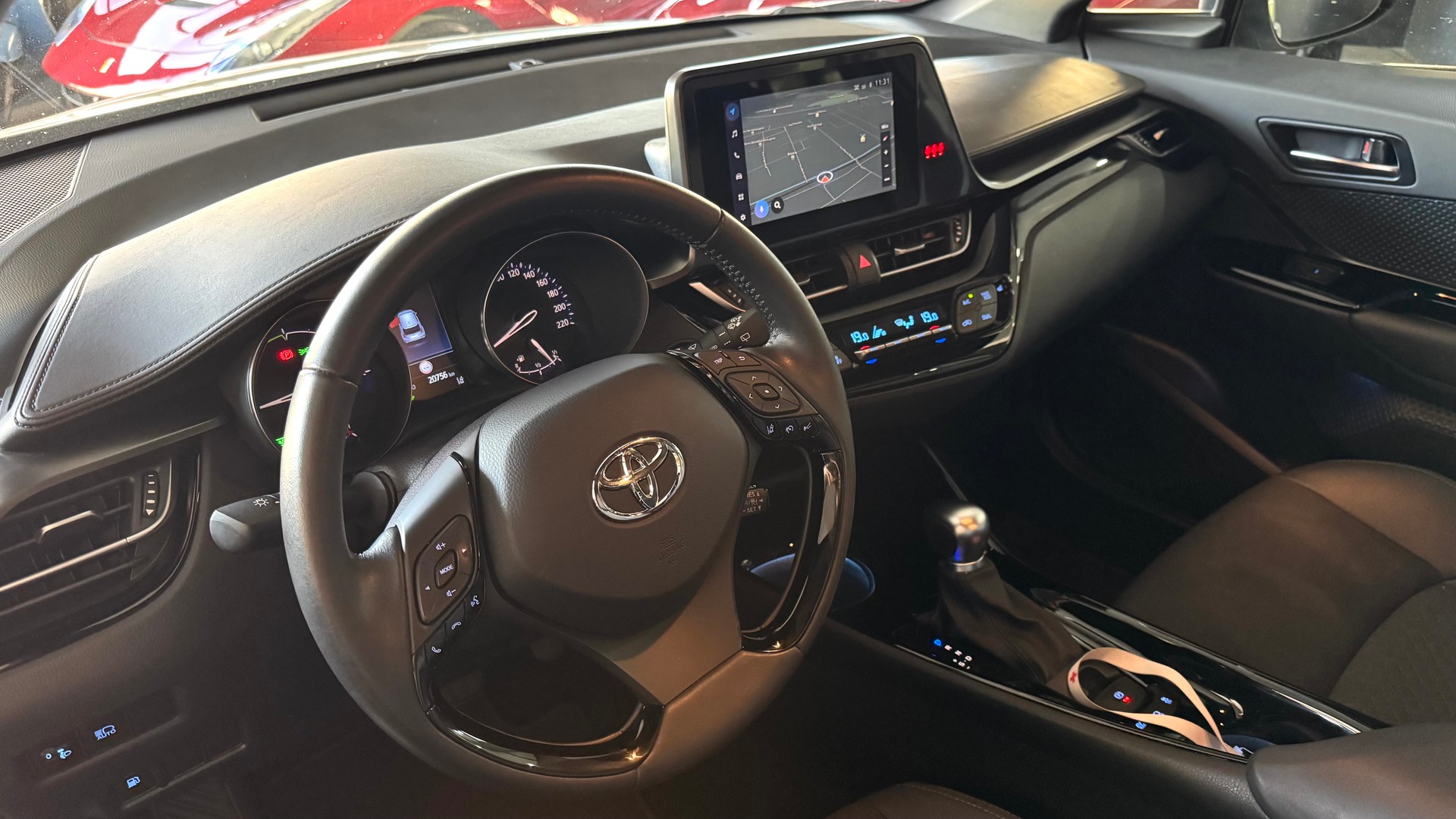 TOYOTA C-HR-image-3
