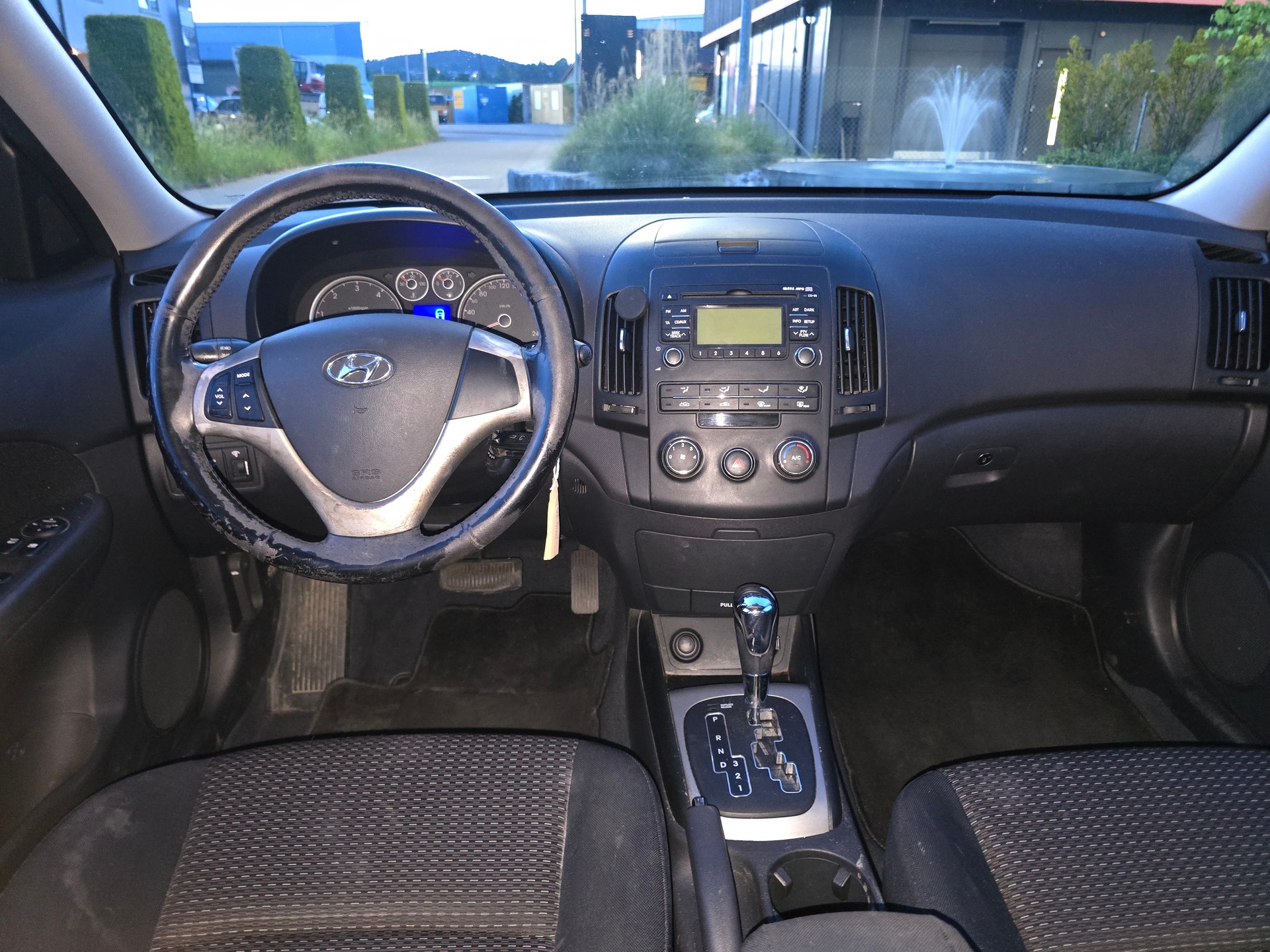 HYUNDAI i30 1.6 CRDi Style-image-8