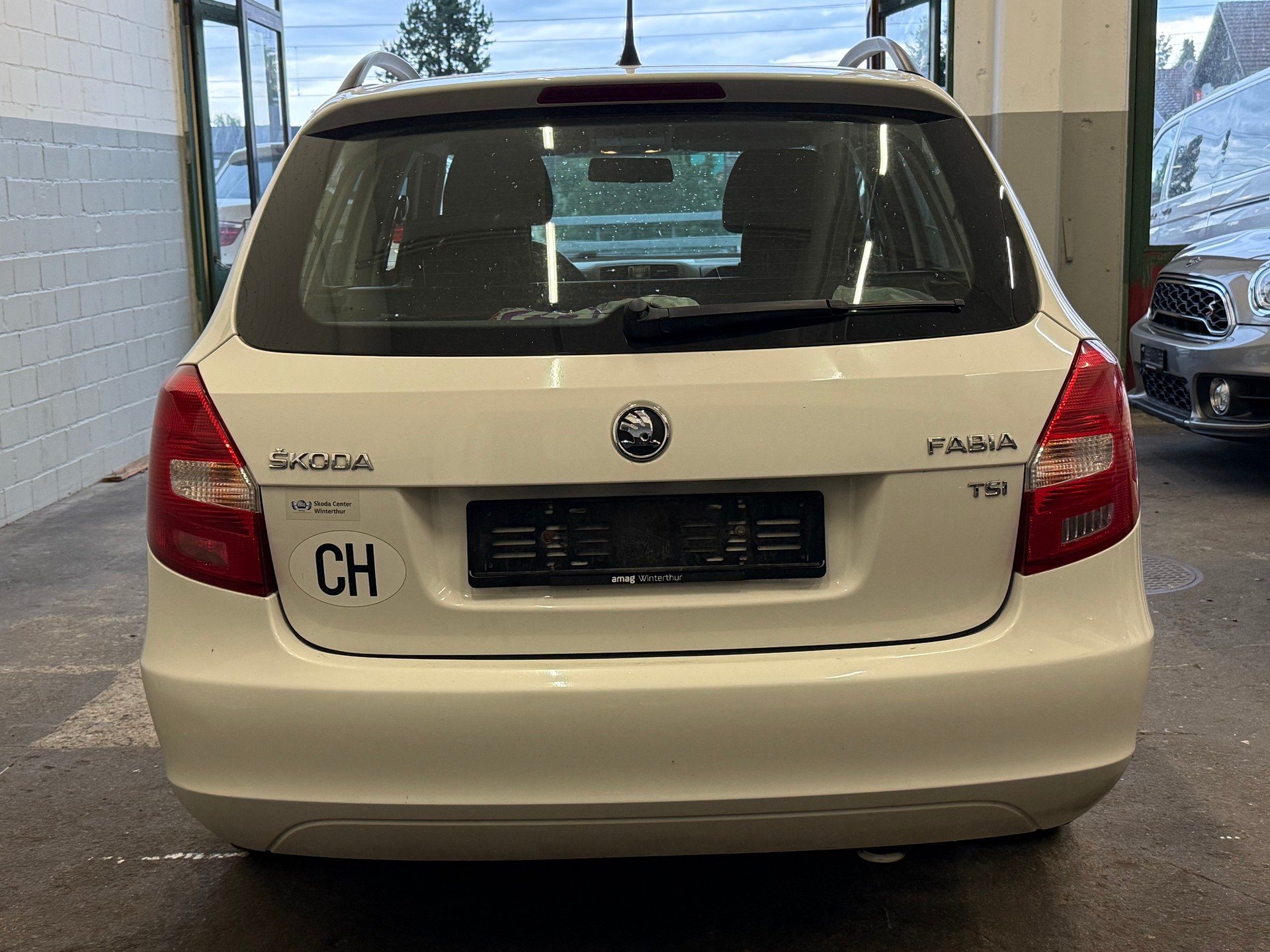 SKODA Fabia 1.2 TSI Fresh-image-3