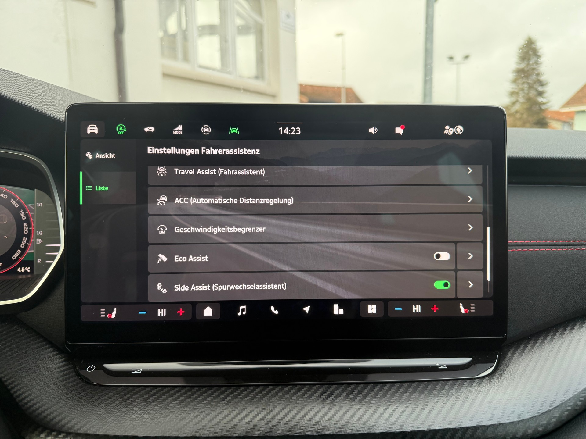 SKODA Octavia Combi 2.0 TSI RS DSG-image-15