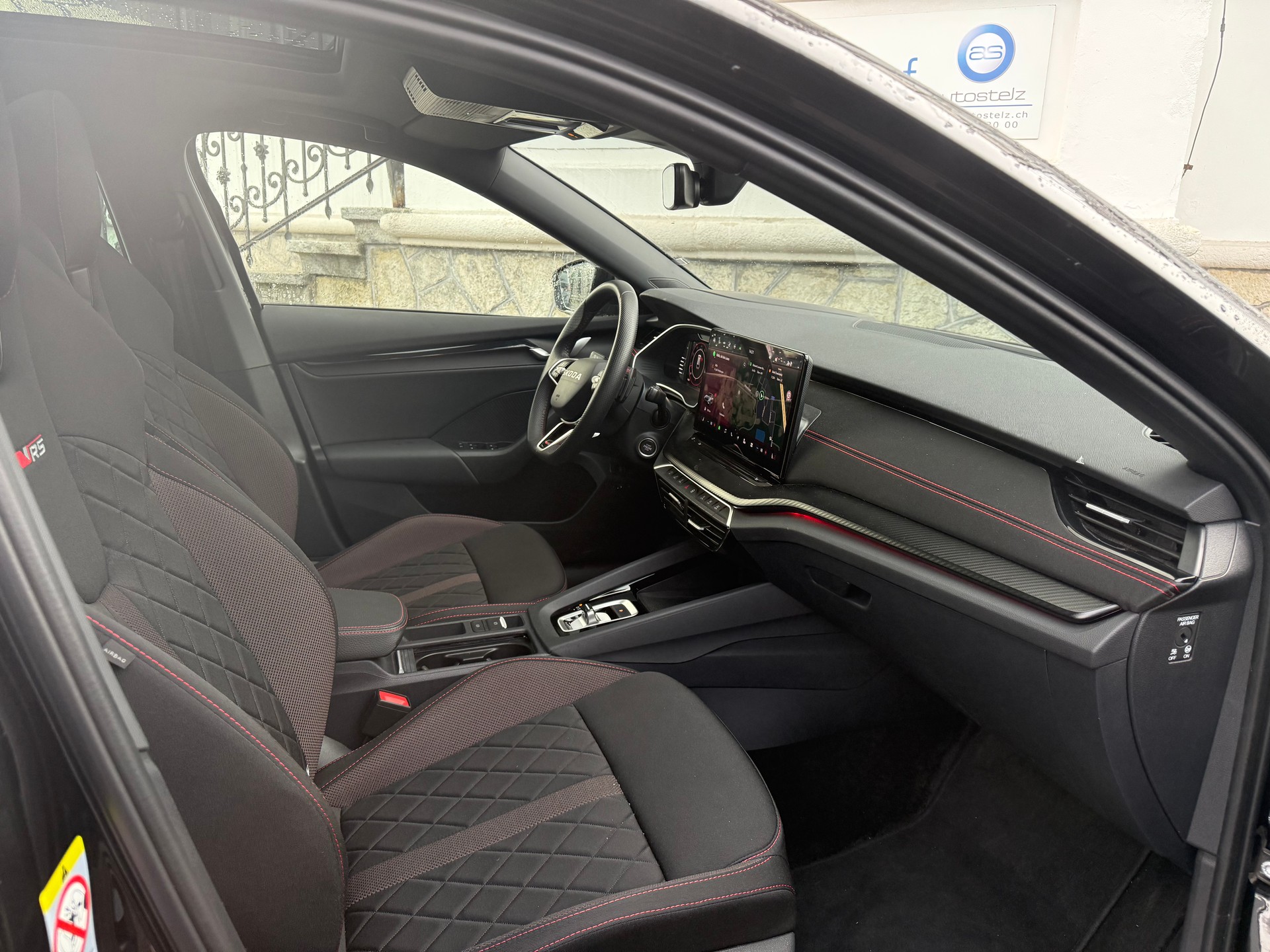 SKODA Octavia Combi 2.0 TSI RS DSG-image-8