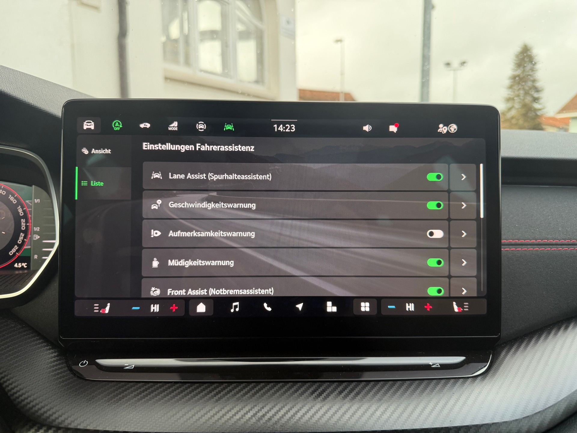 SKODA Octavia Combi 2.0 TSI RS DSG-image-14