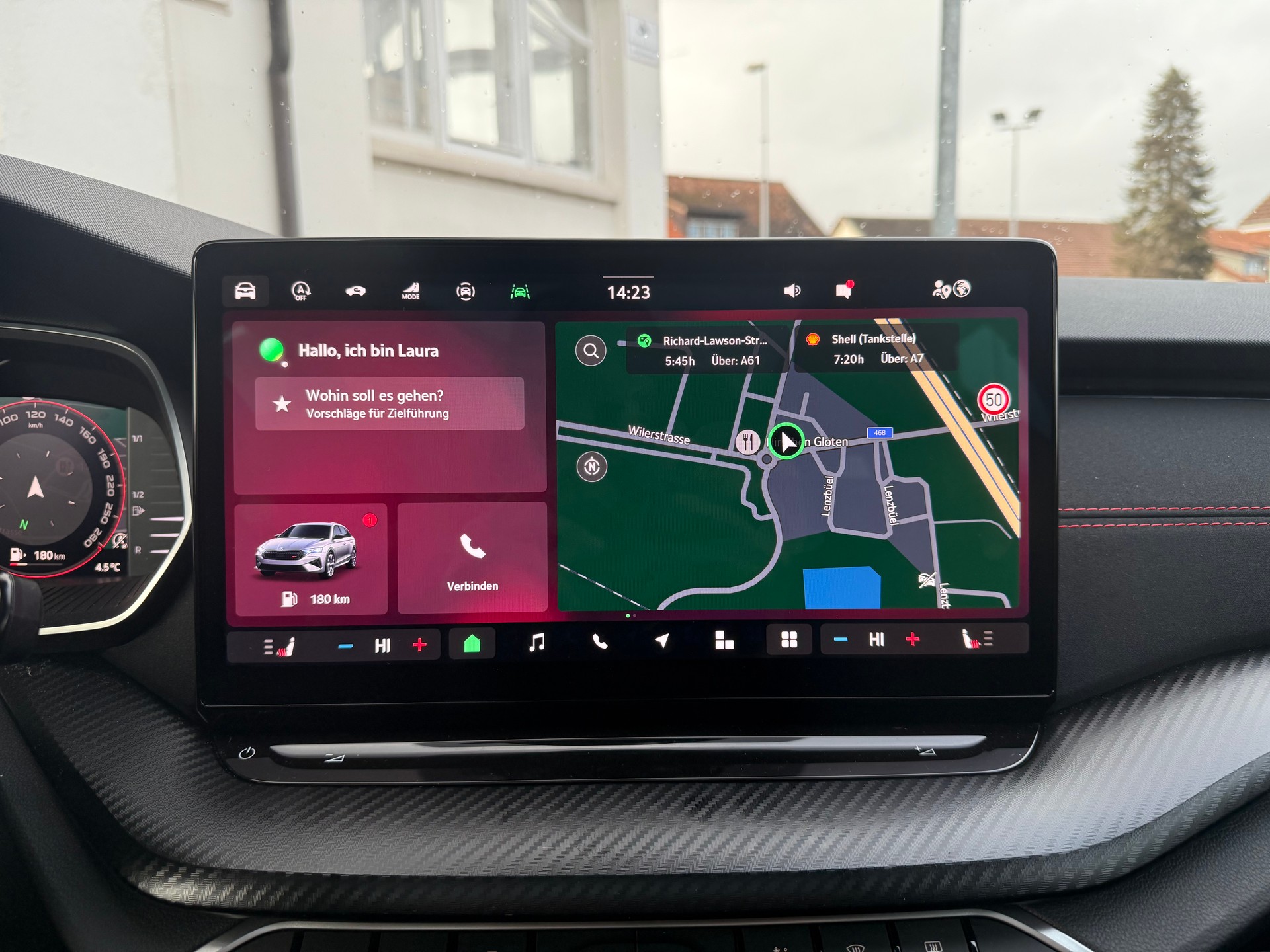 SKODA Octavia Combi 2.0 TSI RS DSG-image-12