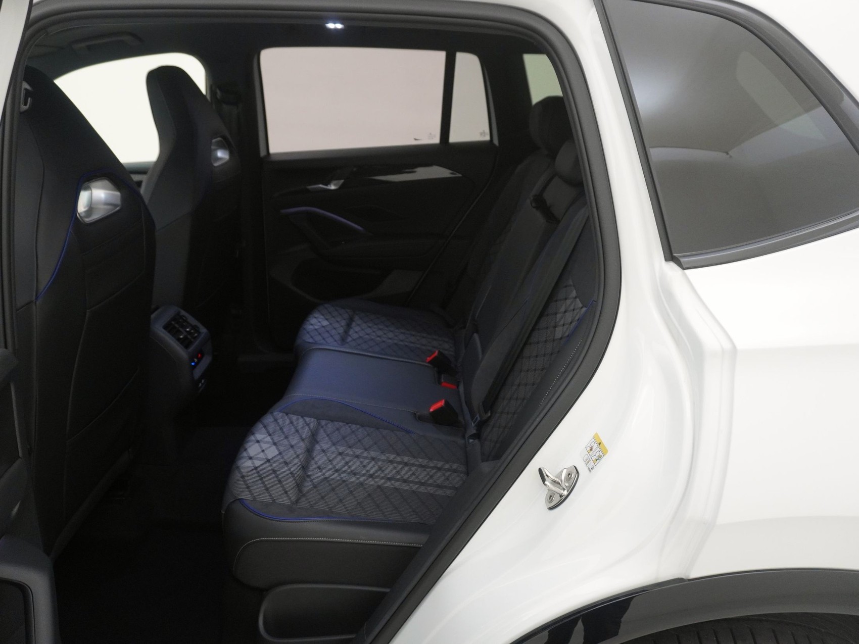 VW Tiguan 2.0 TSI R-Line 4motion-image-15