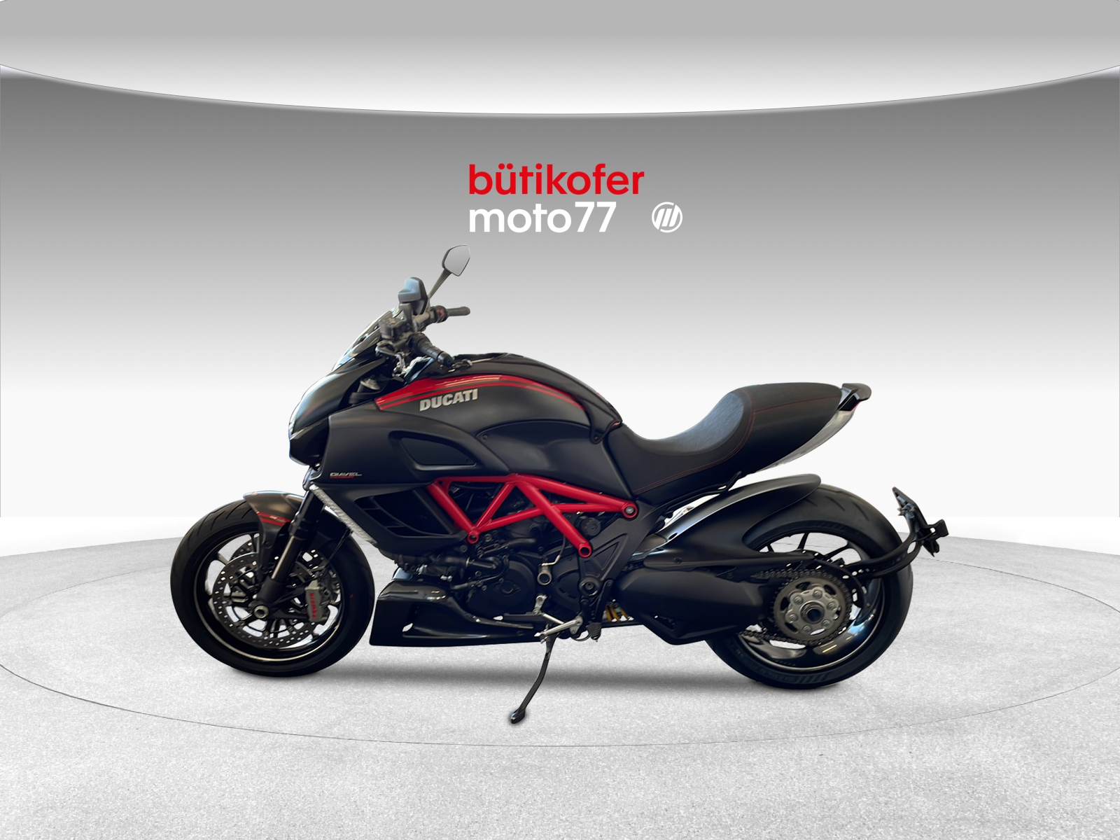 DUCATI 1200 Diavel Carbon ABS-image-3