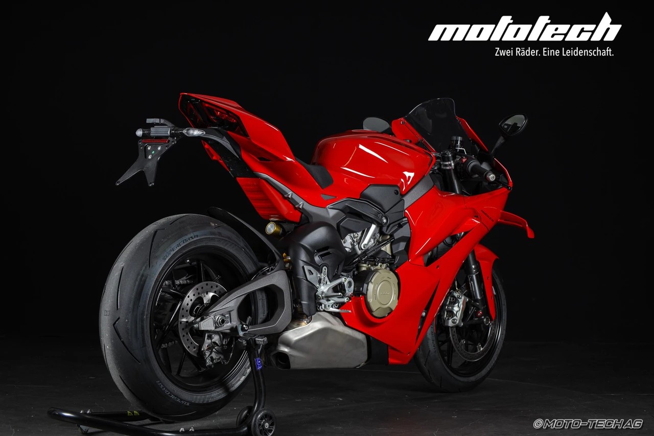 DUCATI Panigale V4-image-2