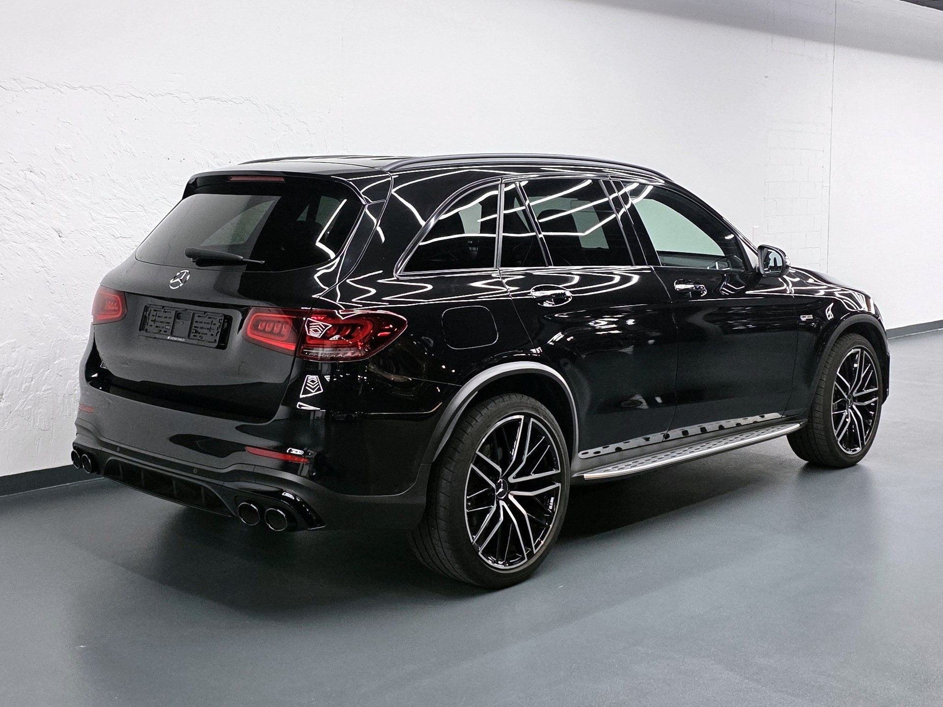 MERCEDES-BENZ GLC 43 AMG 4MATIC-showroom-element-2