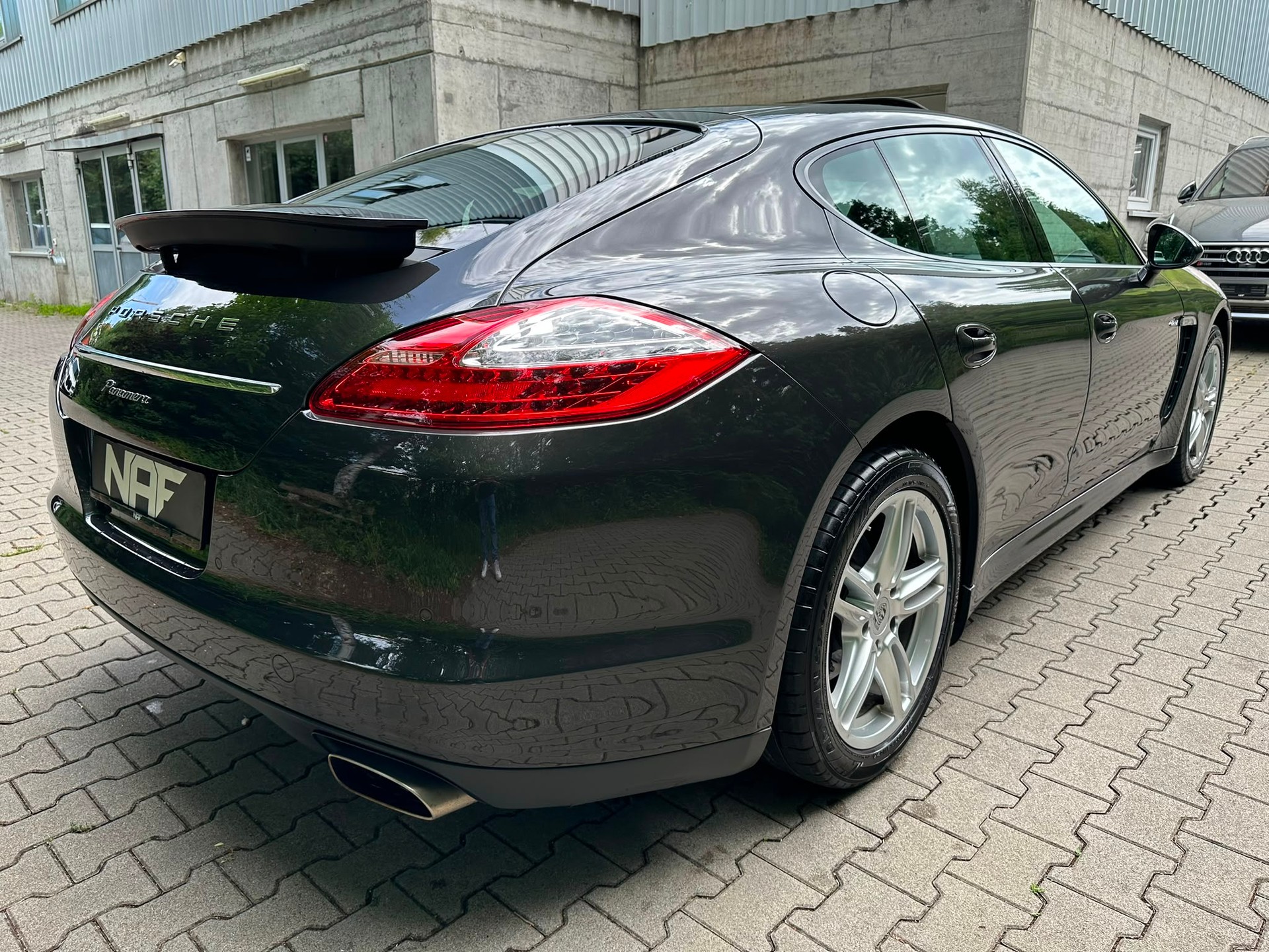 PORSCHE Panamera 3.0 Diesel Tiptronic-image-4