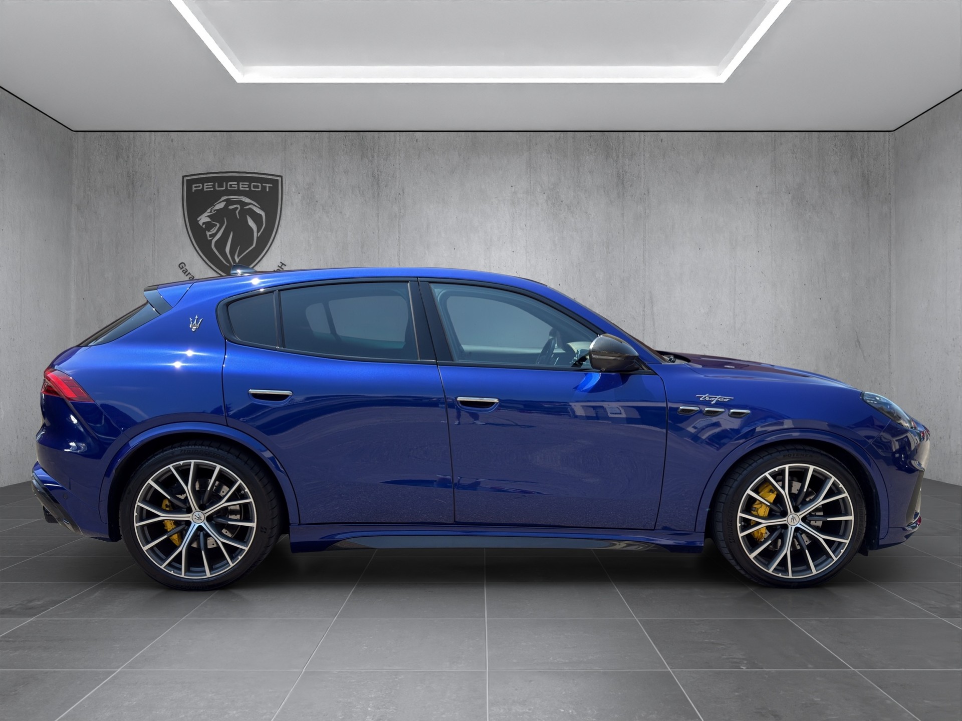 MASERATI Grecale 3.0 V6 Trofeo-showroom-element-3