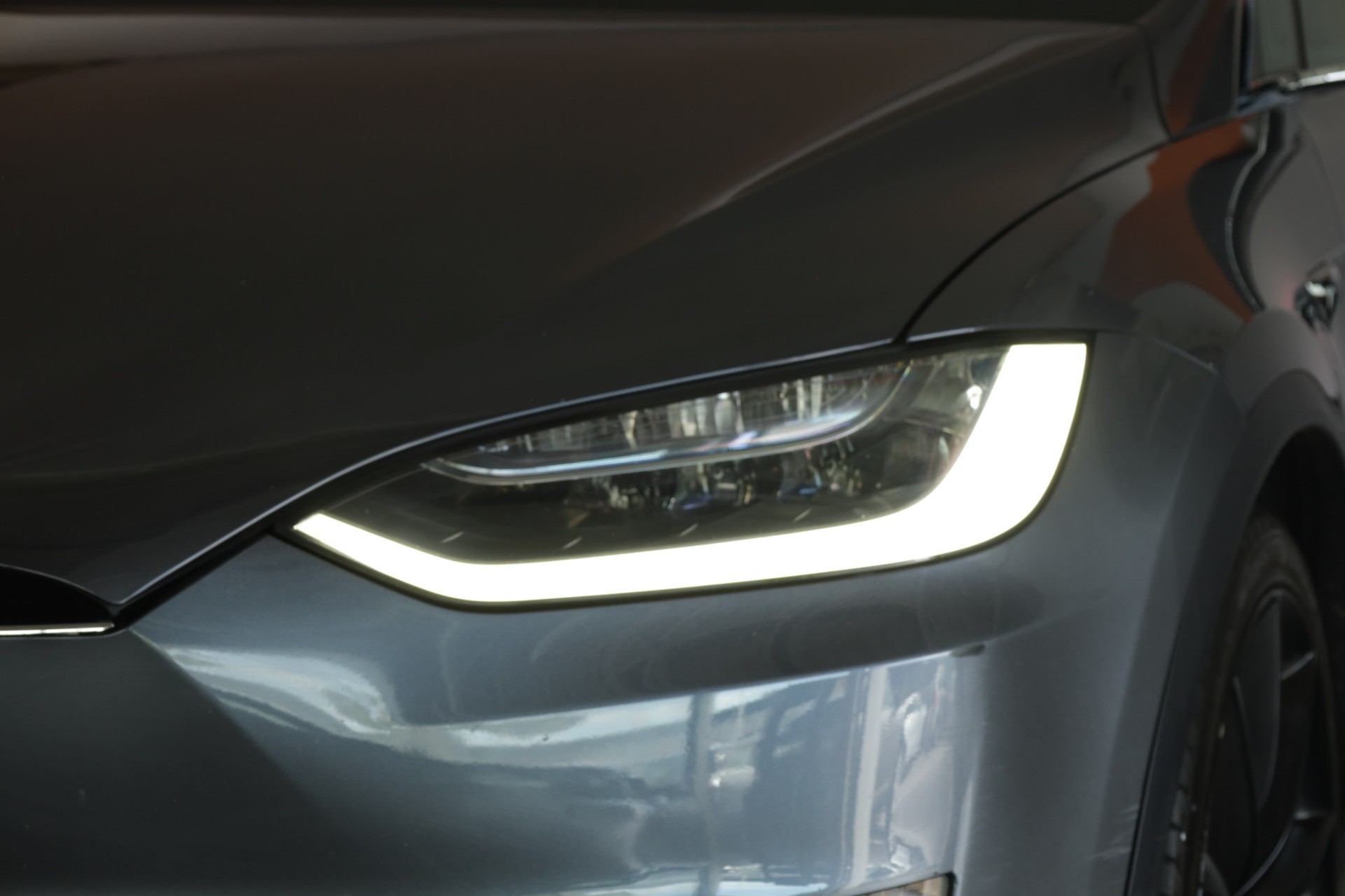TESLA Model X 90 D-image-13