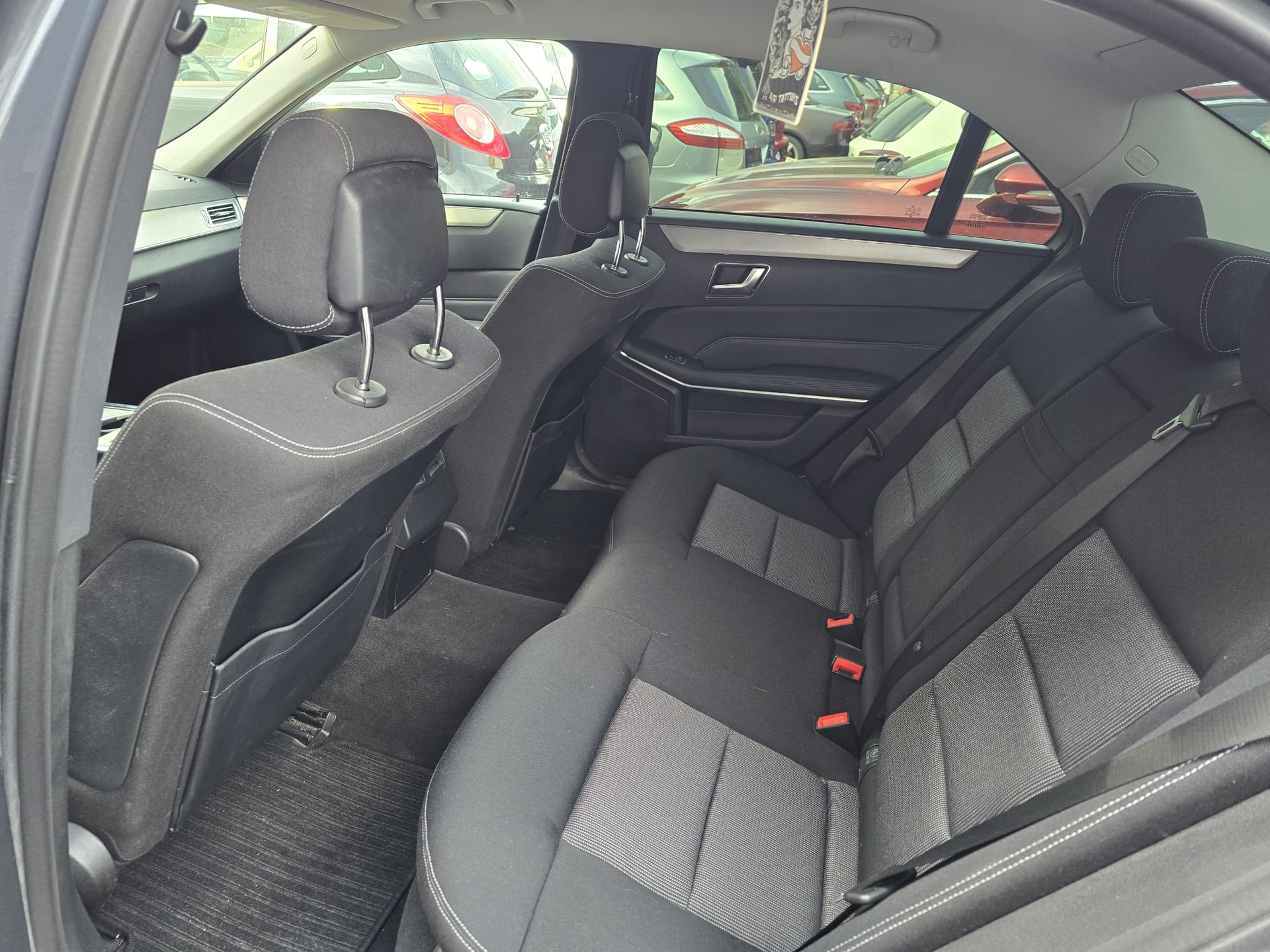 MERCEDES-BENZ E 200 Avantgarde 7G-Tronic-image-19