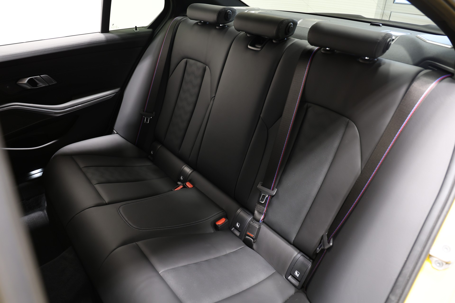 BMW M3 Competition M xDrive*Sonderlackierung Speed Gelb*BMW Werksgarantie bis 09.2028*-image-19