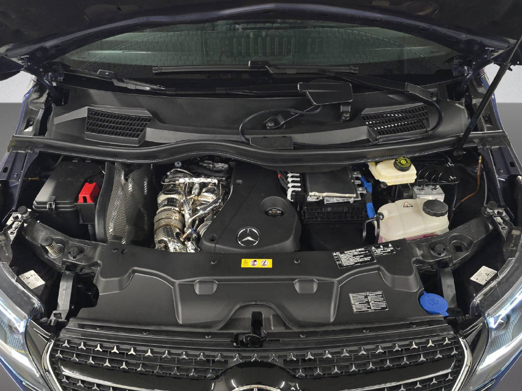 MERCEDES-BENZ V 300 d Exclusive Swiss Edition 4Matic Lang-image-8