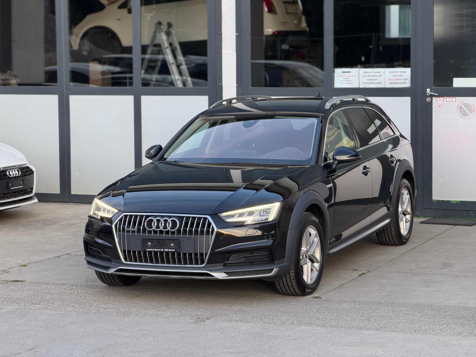 AUDI A4 allroad 2.0 TDI quattro S-tronic-showroom-element-1