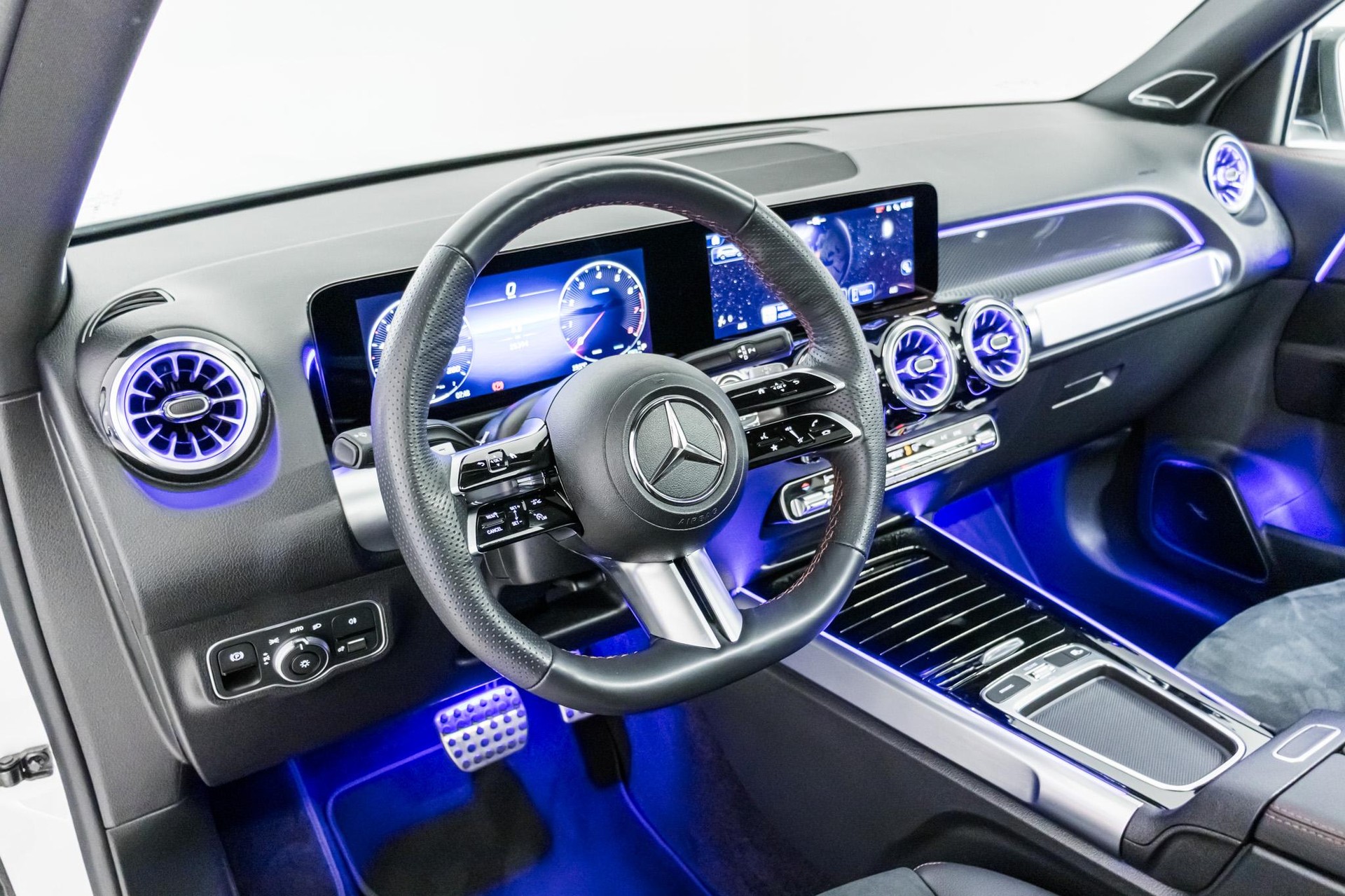 MERCEDES-BENZ GLB 220 4MATIC-image-9