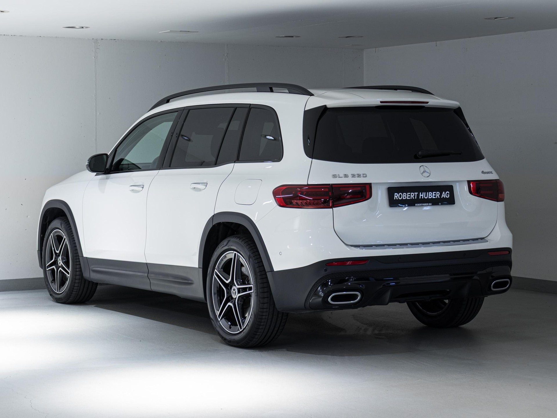 MERCEDES-BENZ GLB 220 4MATIC-image-3