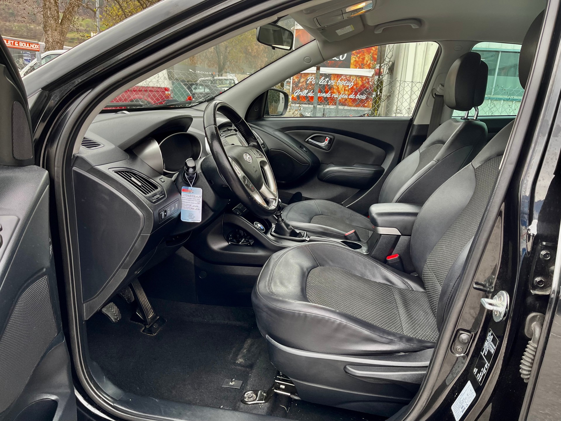HYUNDAI iX 35 2.0 Comfort 4WD-image-17